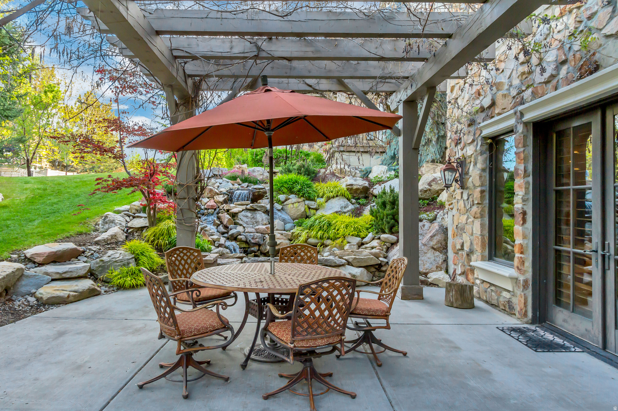 STONE GATE - Residential