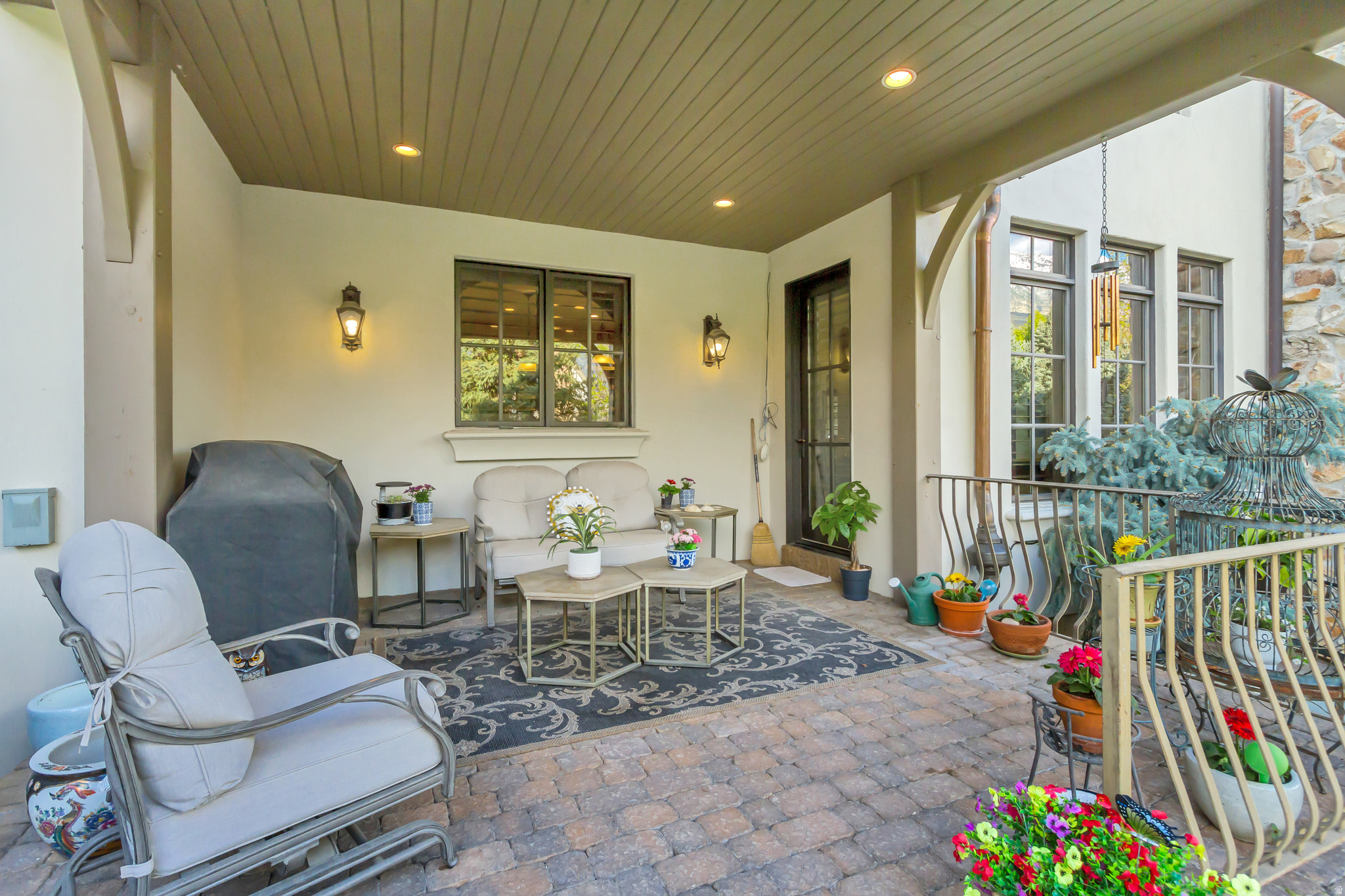 STONE GATE - Residential