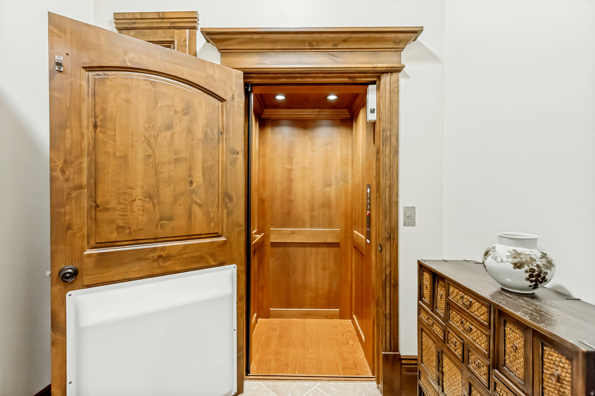 STONE GATE - Residential