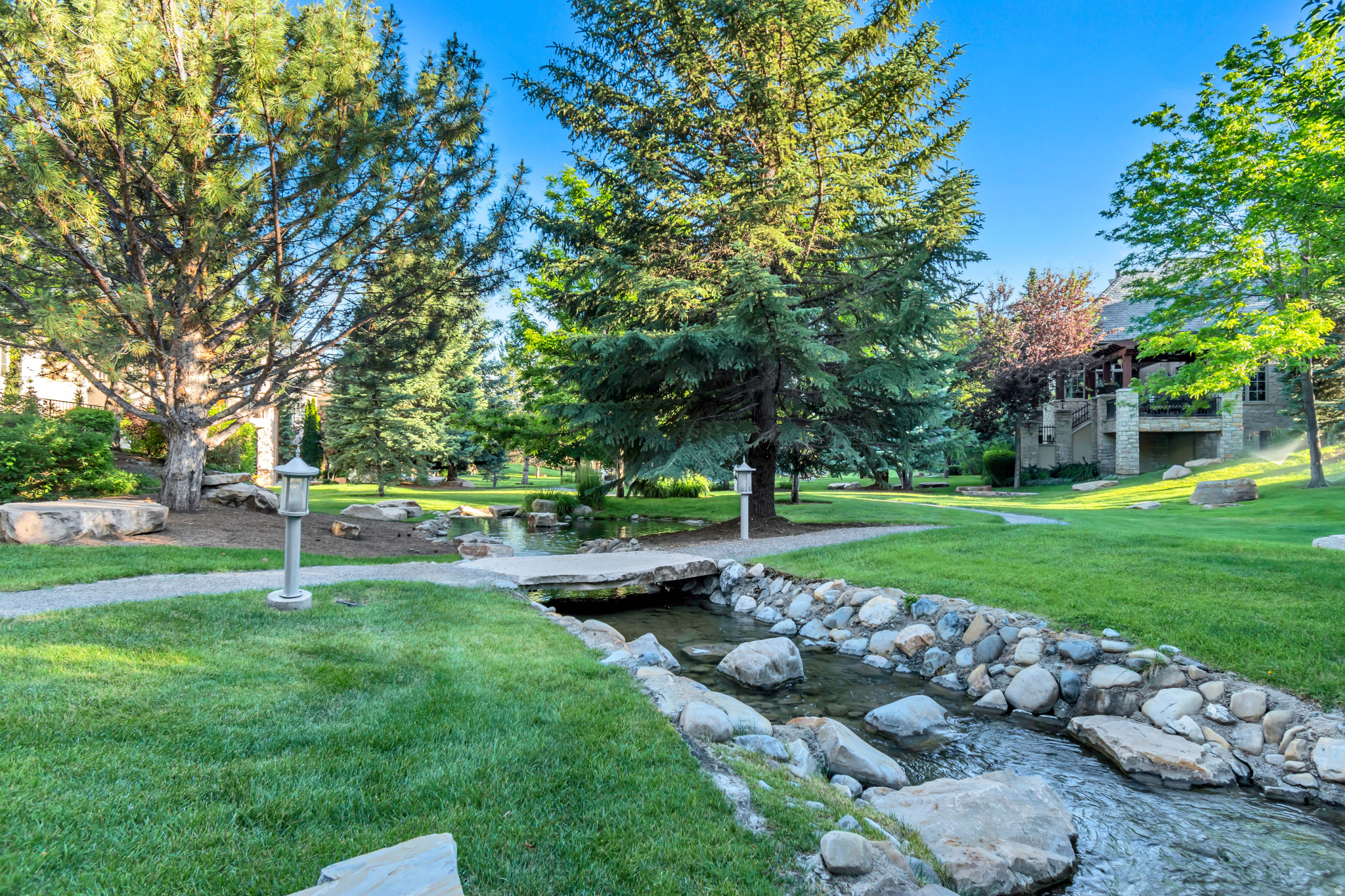 STONE GATE - Residential