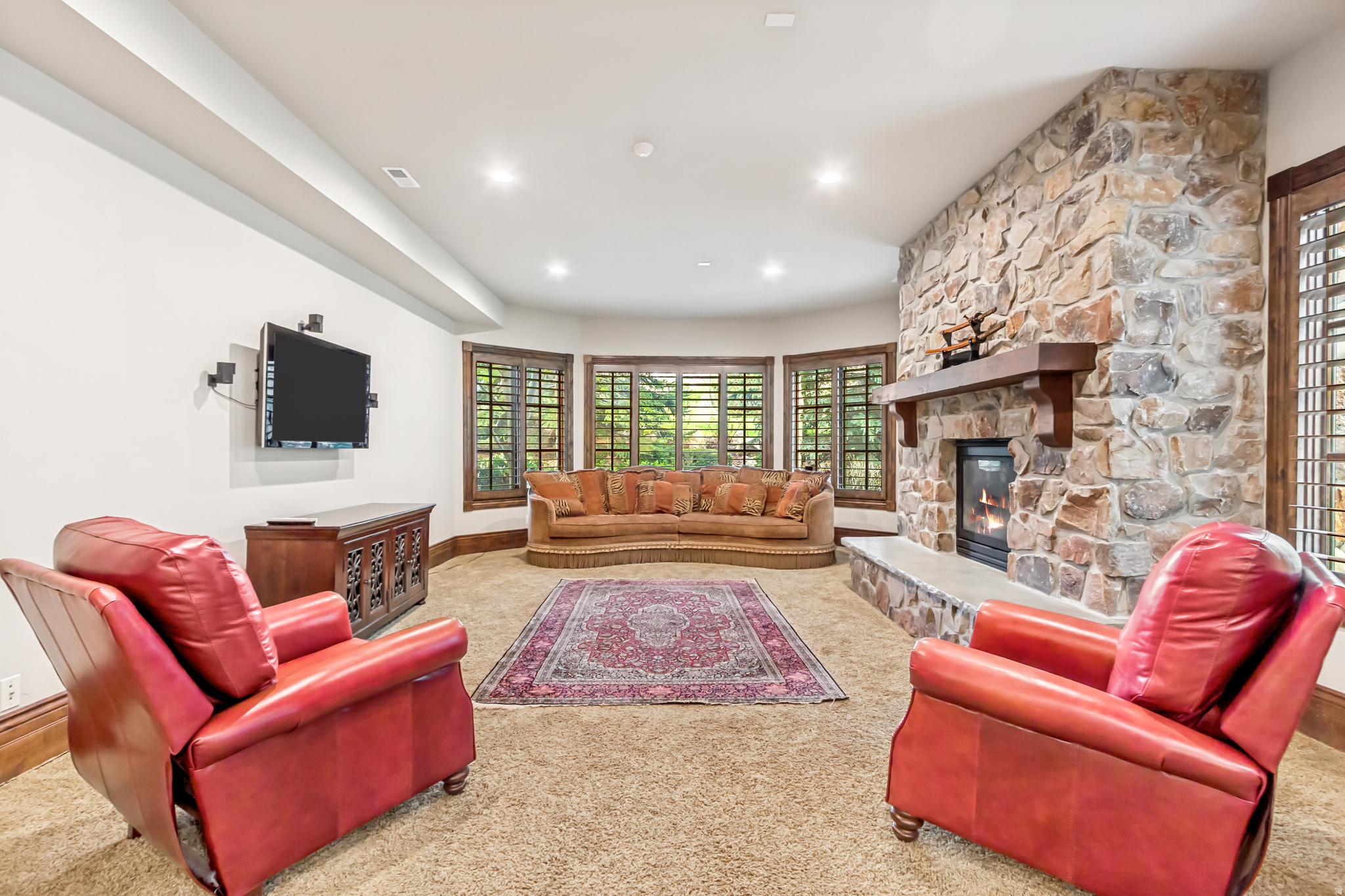 STONE GATE - Residential