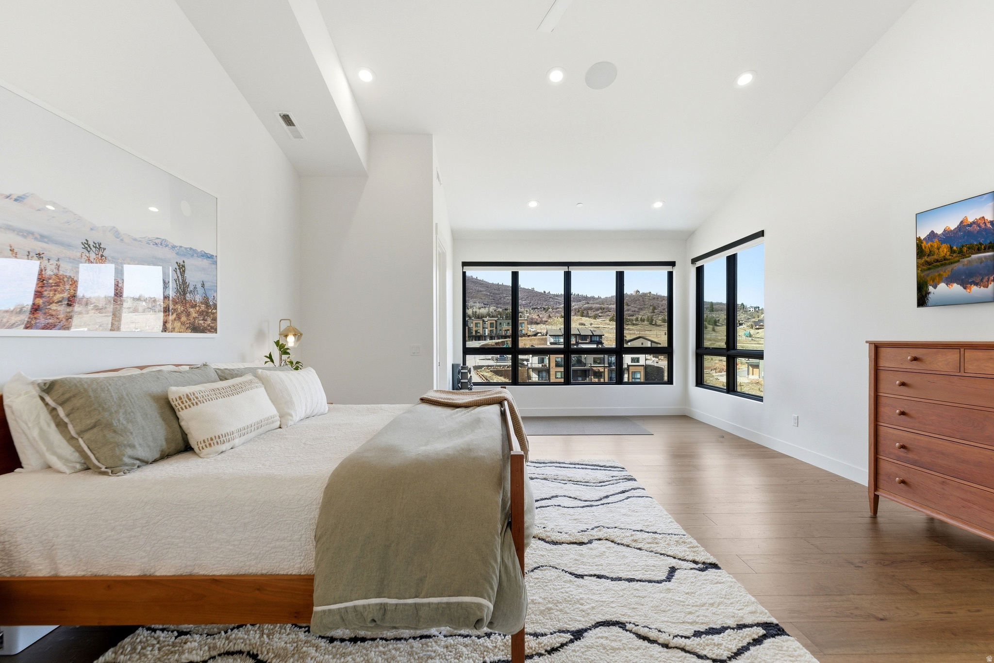 DISCOVERY RIDGE PHAS - Residential