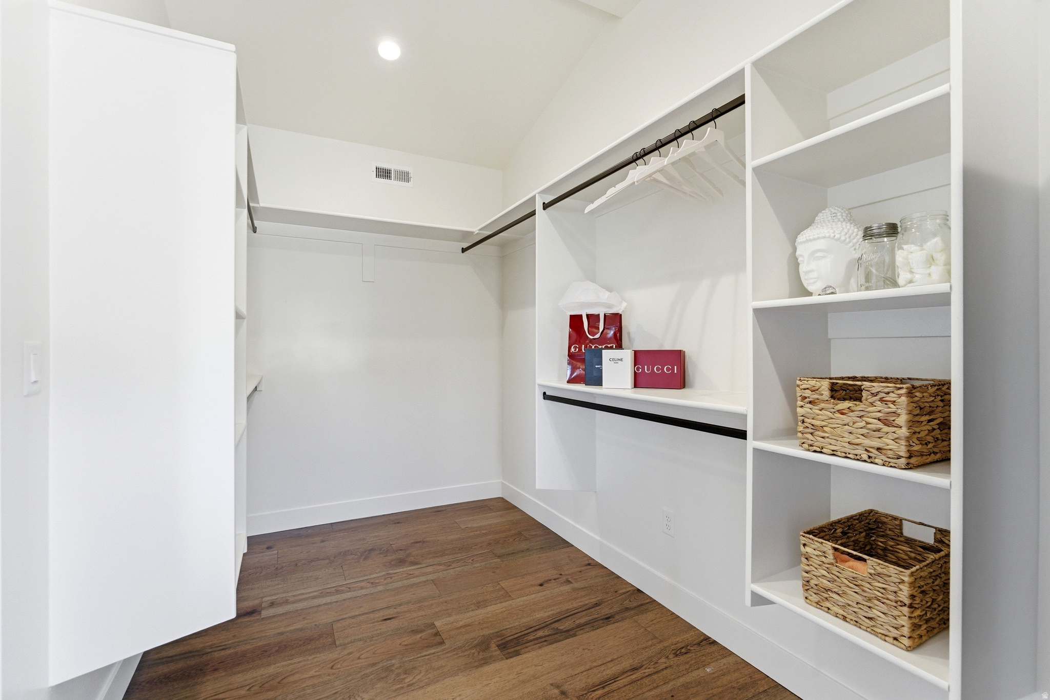 DISCOVERY RIDGE PHAS - Residential