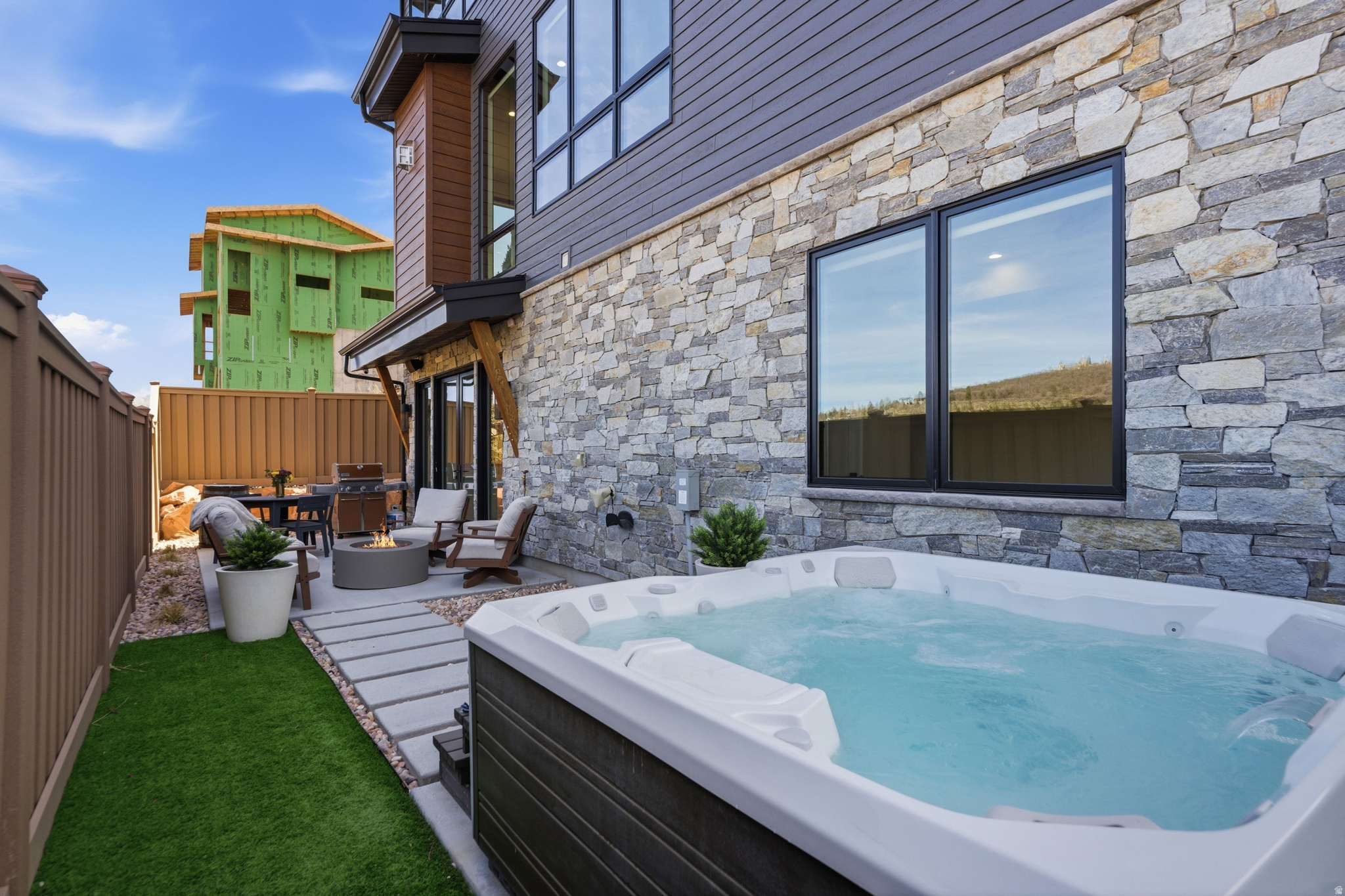 DISCOVERY RIDGE PHAS - Residential