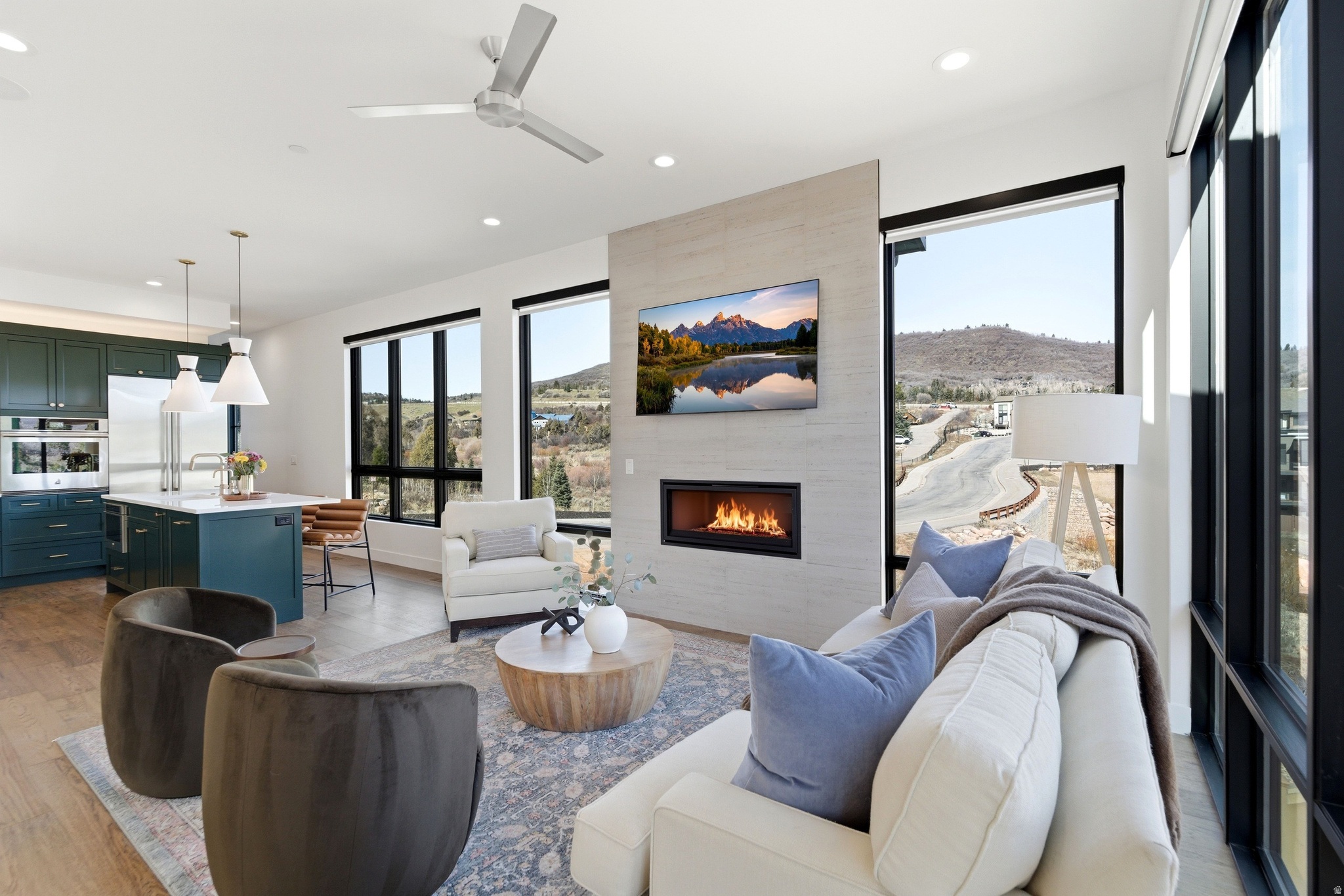 DISCOVERY RIDGE PHAS - Residential