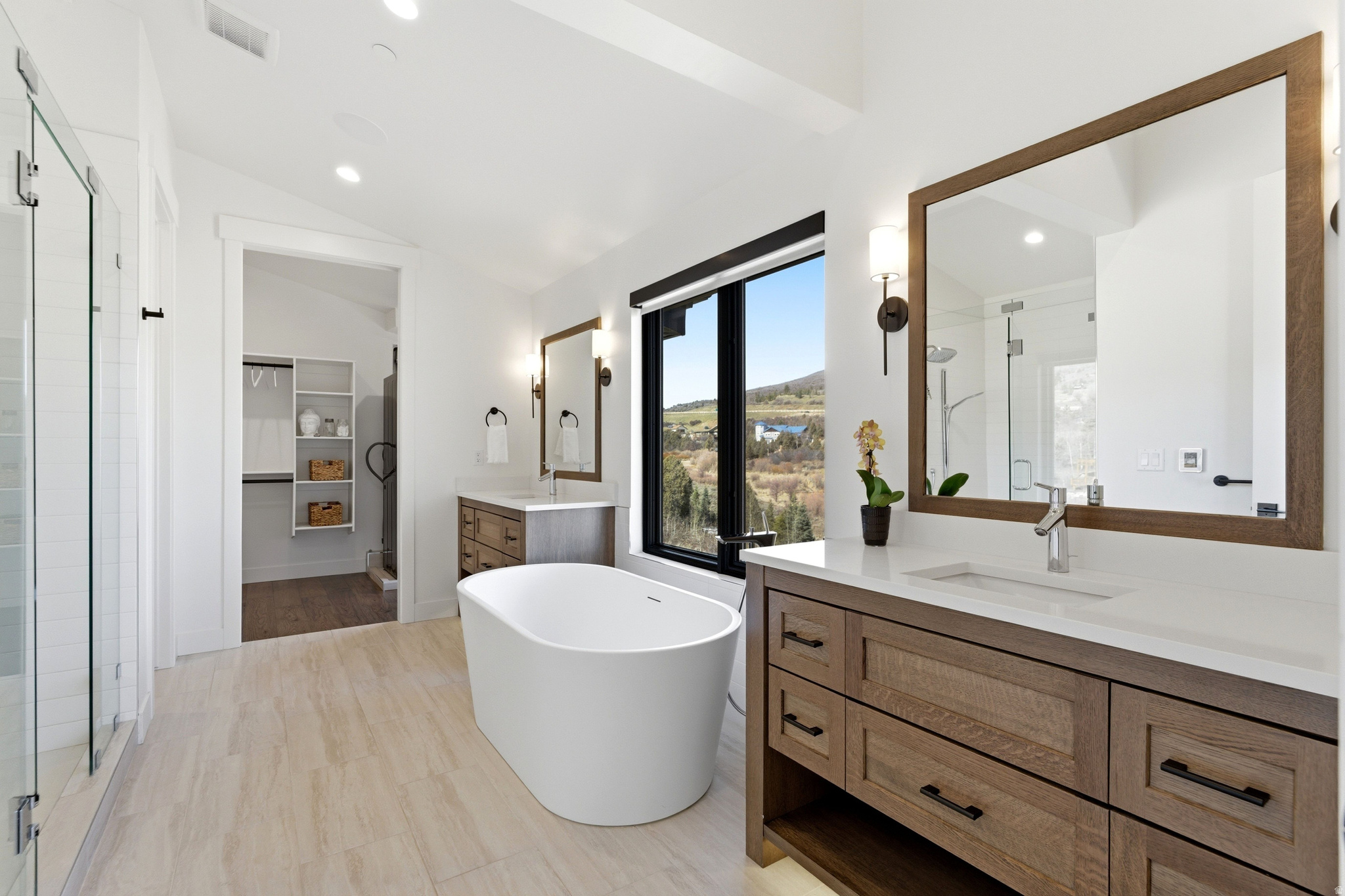 DISCOVERY RIDGE PHAS - Residential