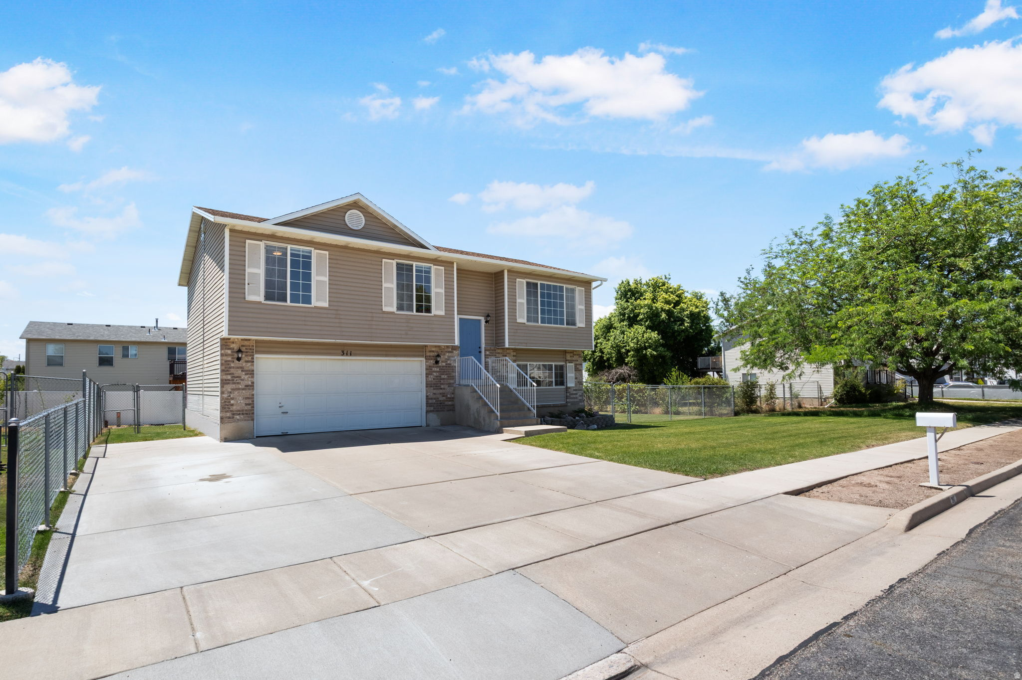ANTELOPE CROSSING - Residential