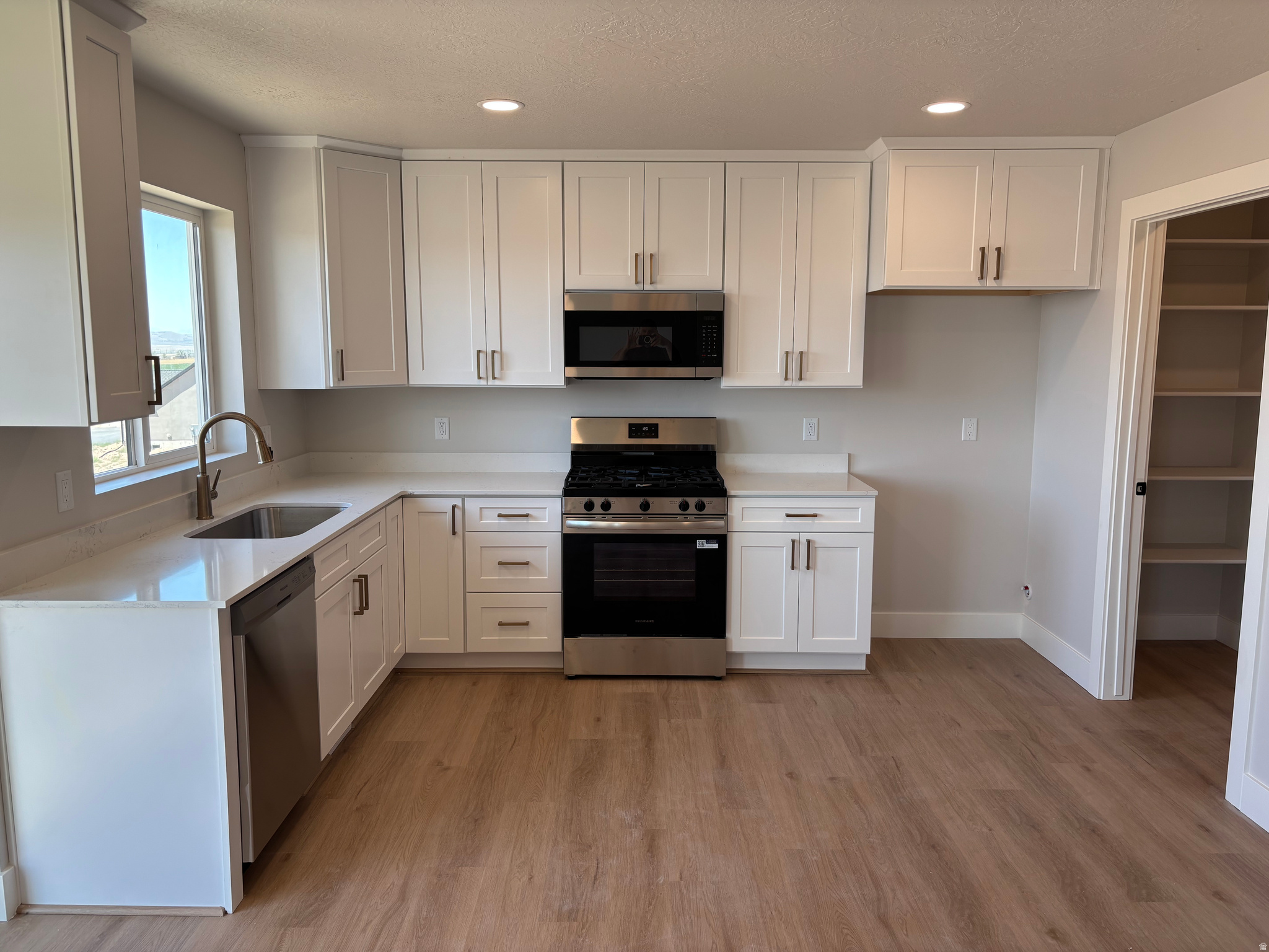 NORTHRIDGE - Residential