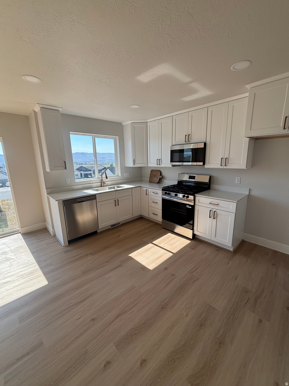 NORTHRIDGE - Residential