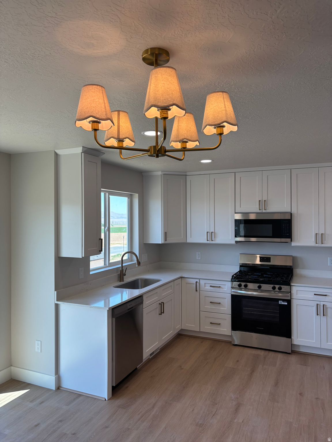 NORTHRIDGE - Residential