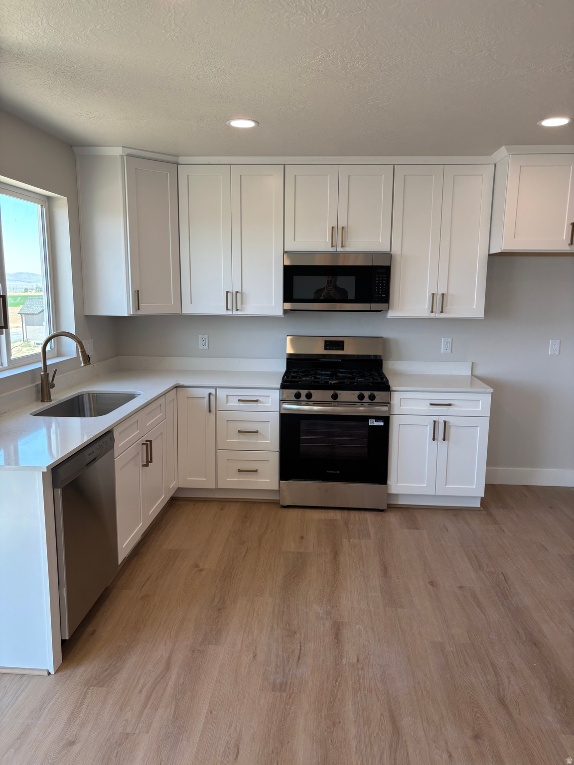 NORTHRIDGE - Residential