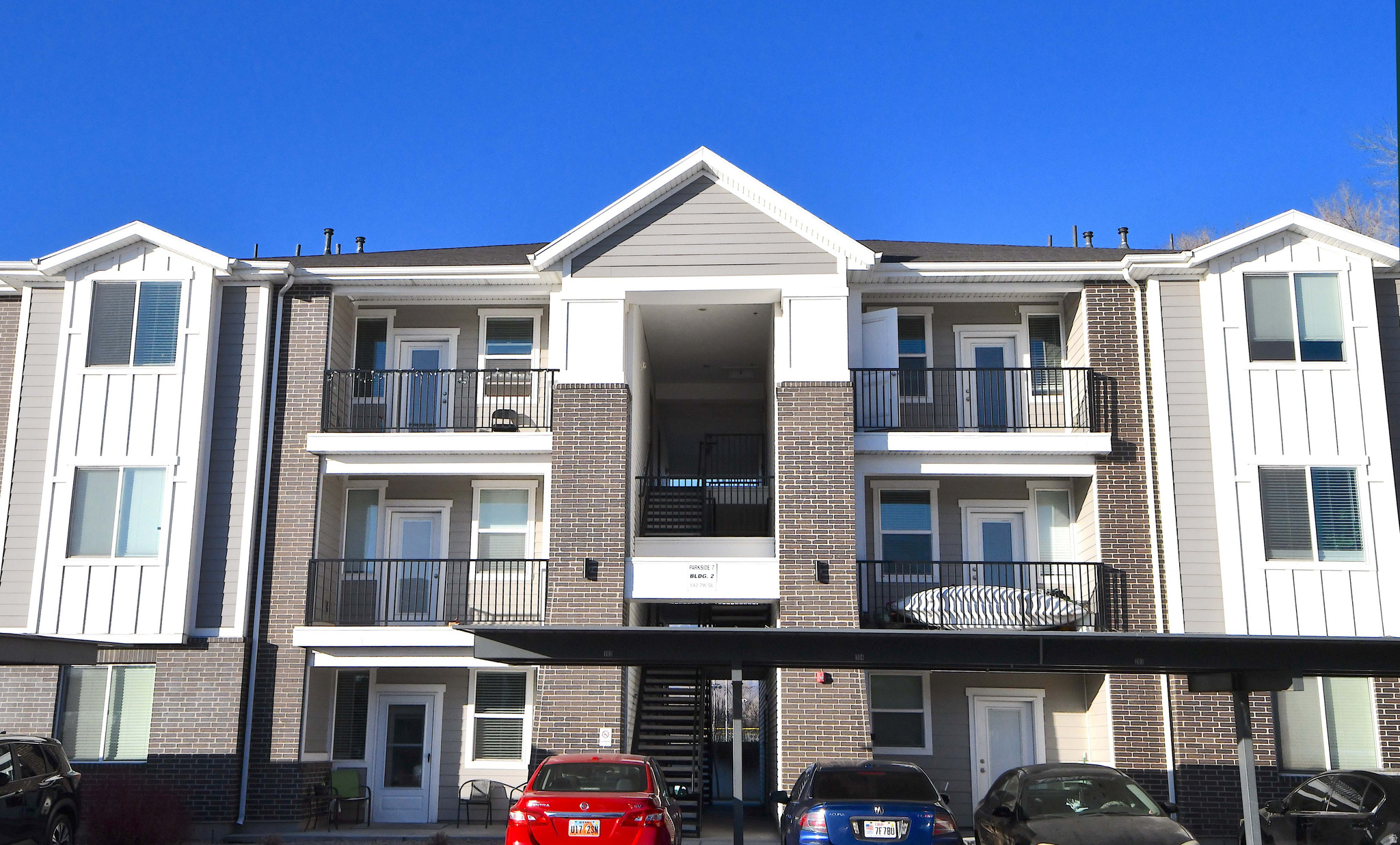PARKSIDE SEVEN - Residential