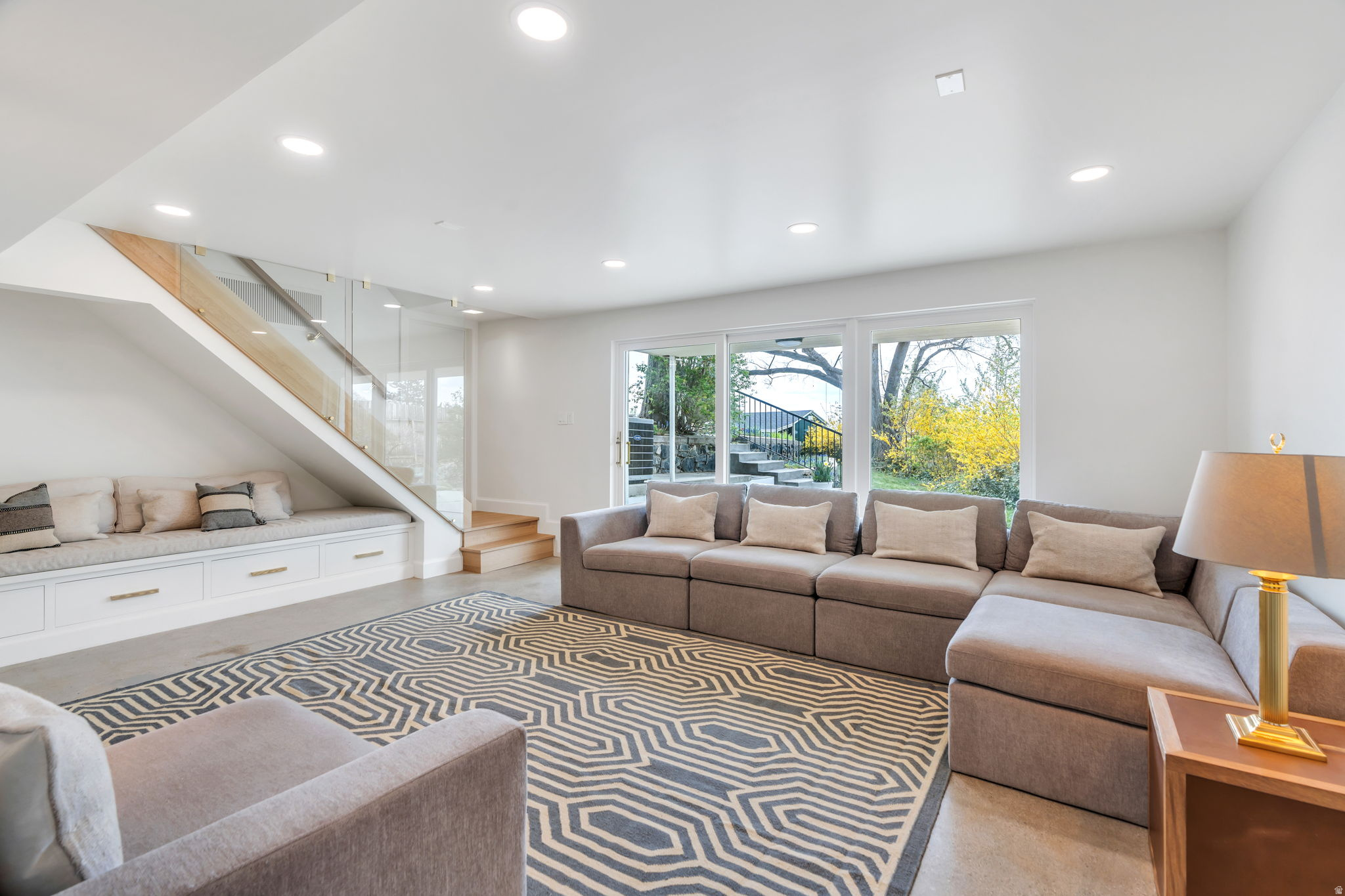 OAK HILLS - Residential