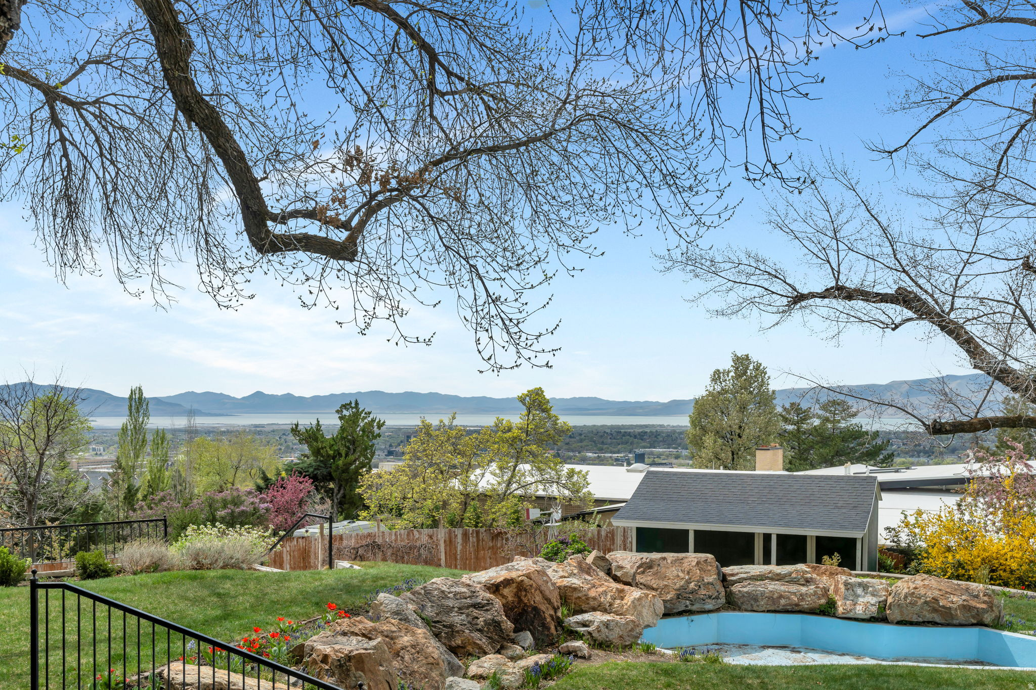 OAK HILLS - Residential