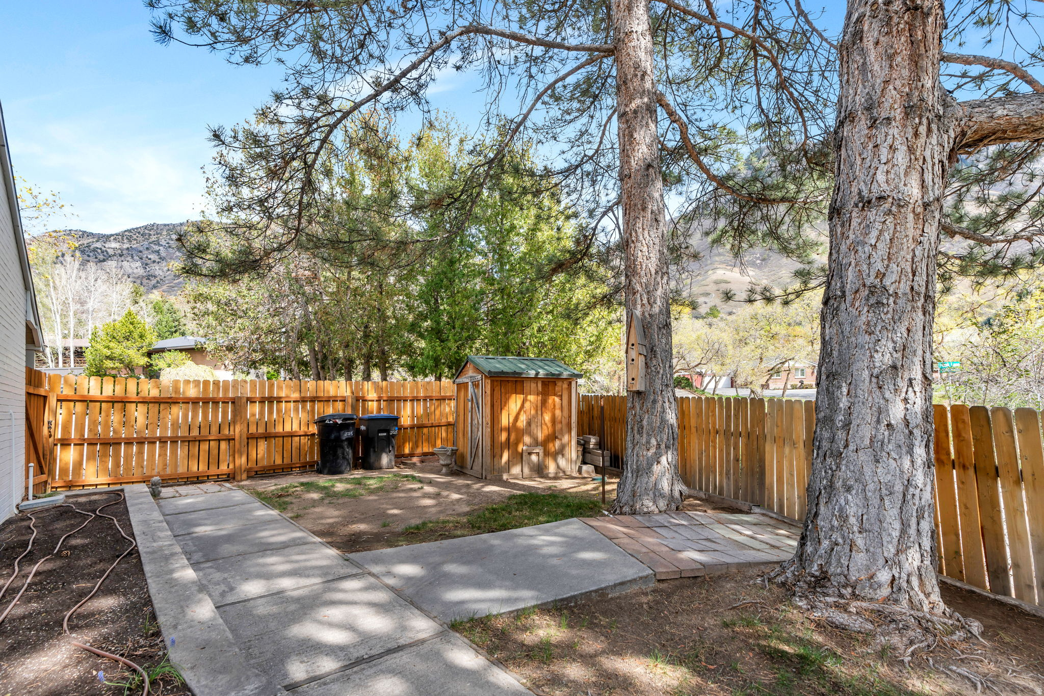 OAK HILLS - Residential