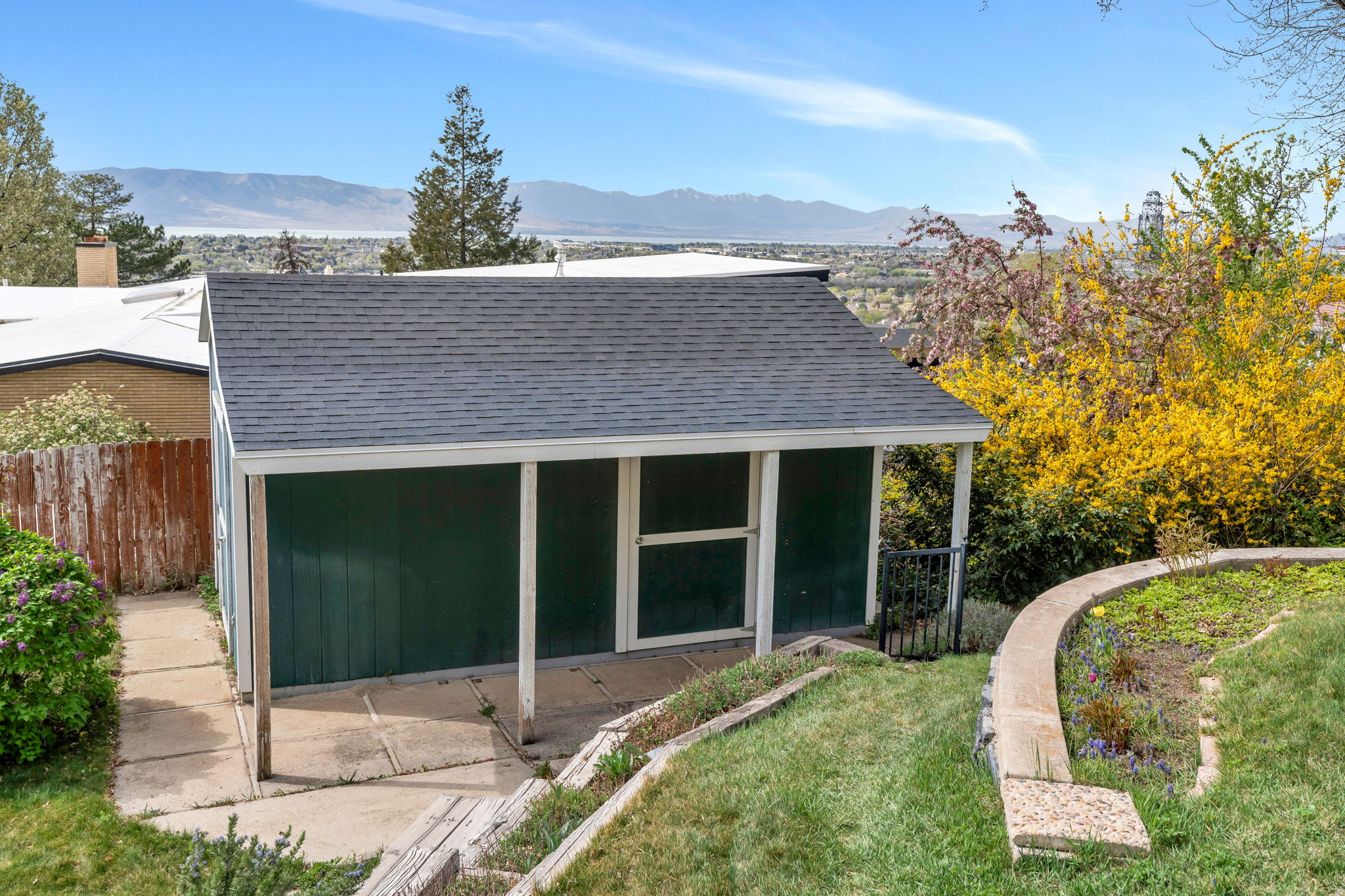 OAK HILLS - Residential
