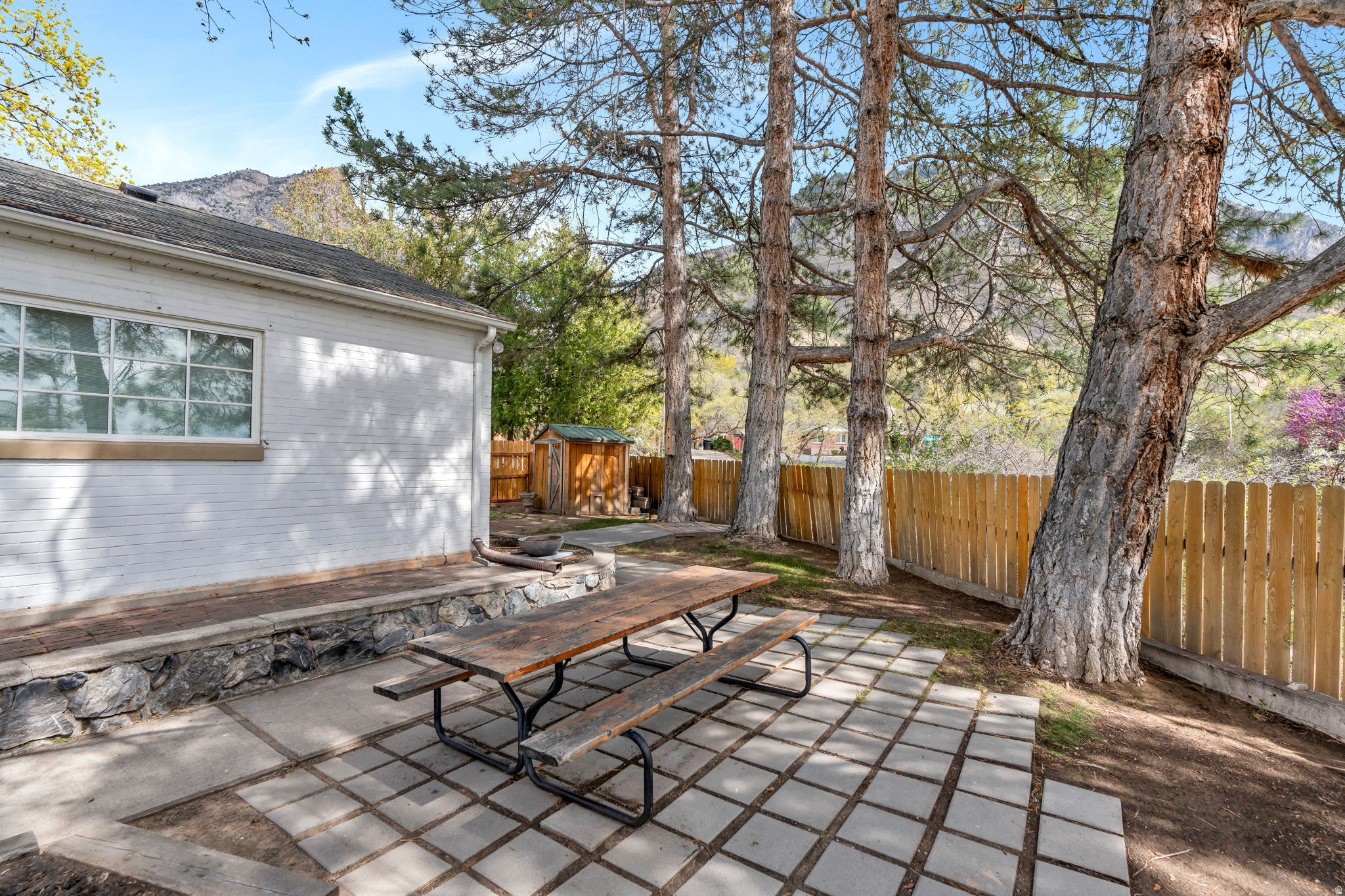 OAK HILLS - Residential