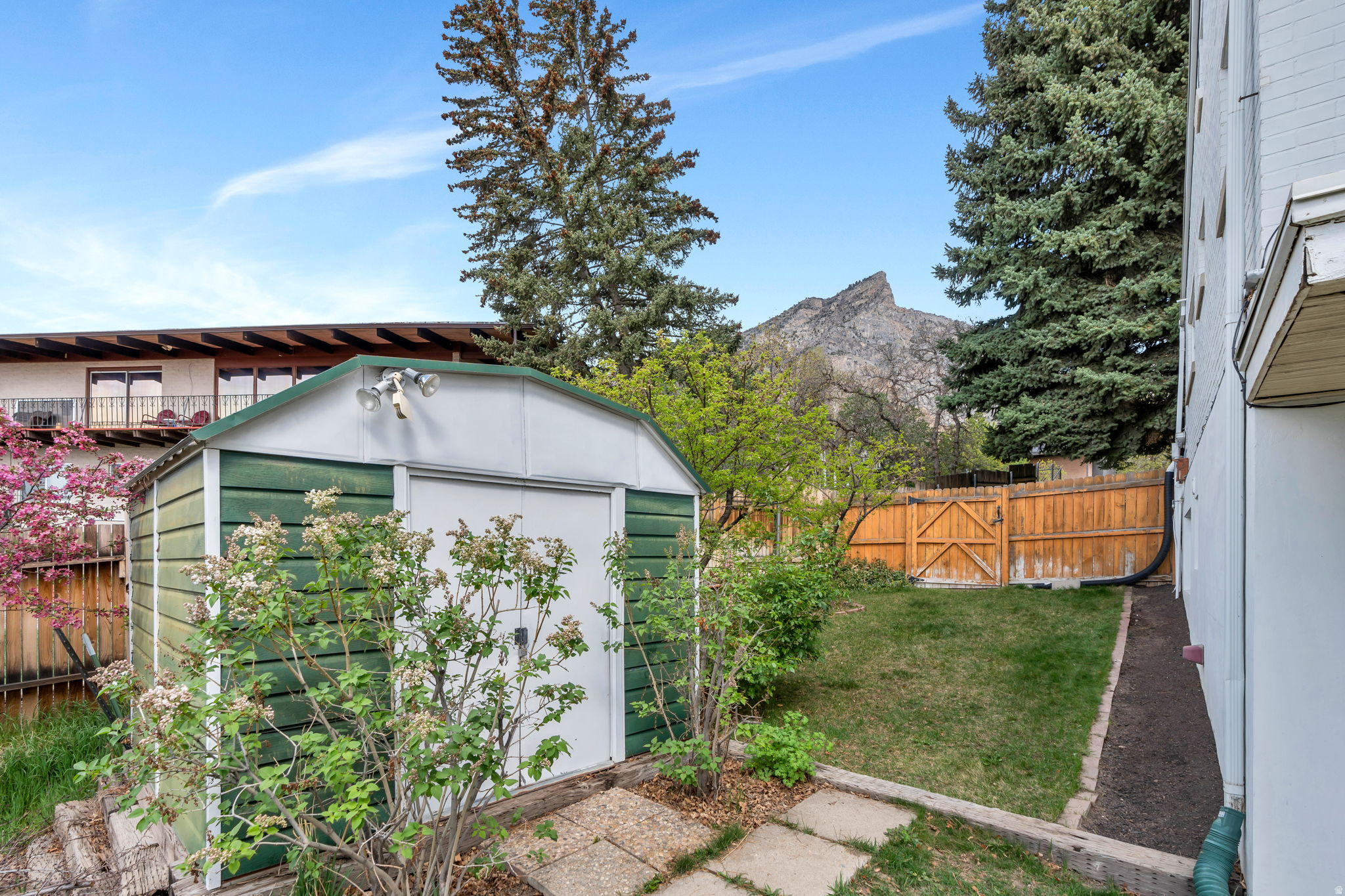 OAK HILLS - Residential