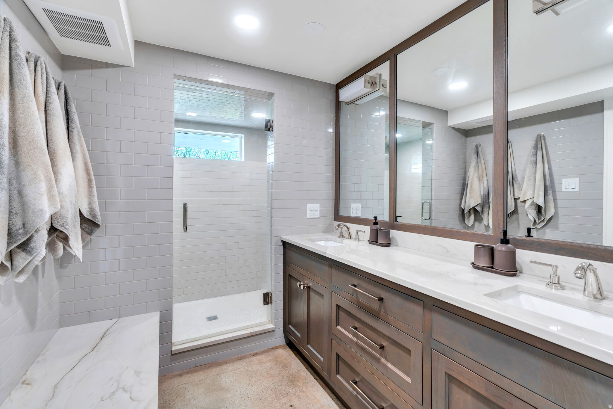 OAK HILLS - Residential