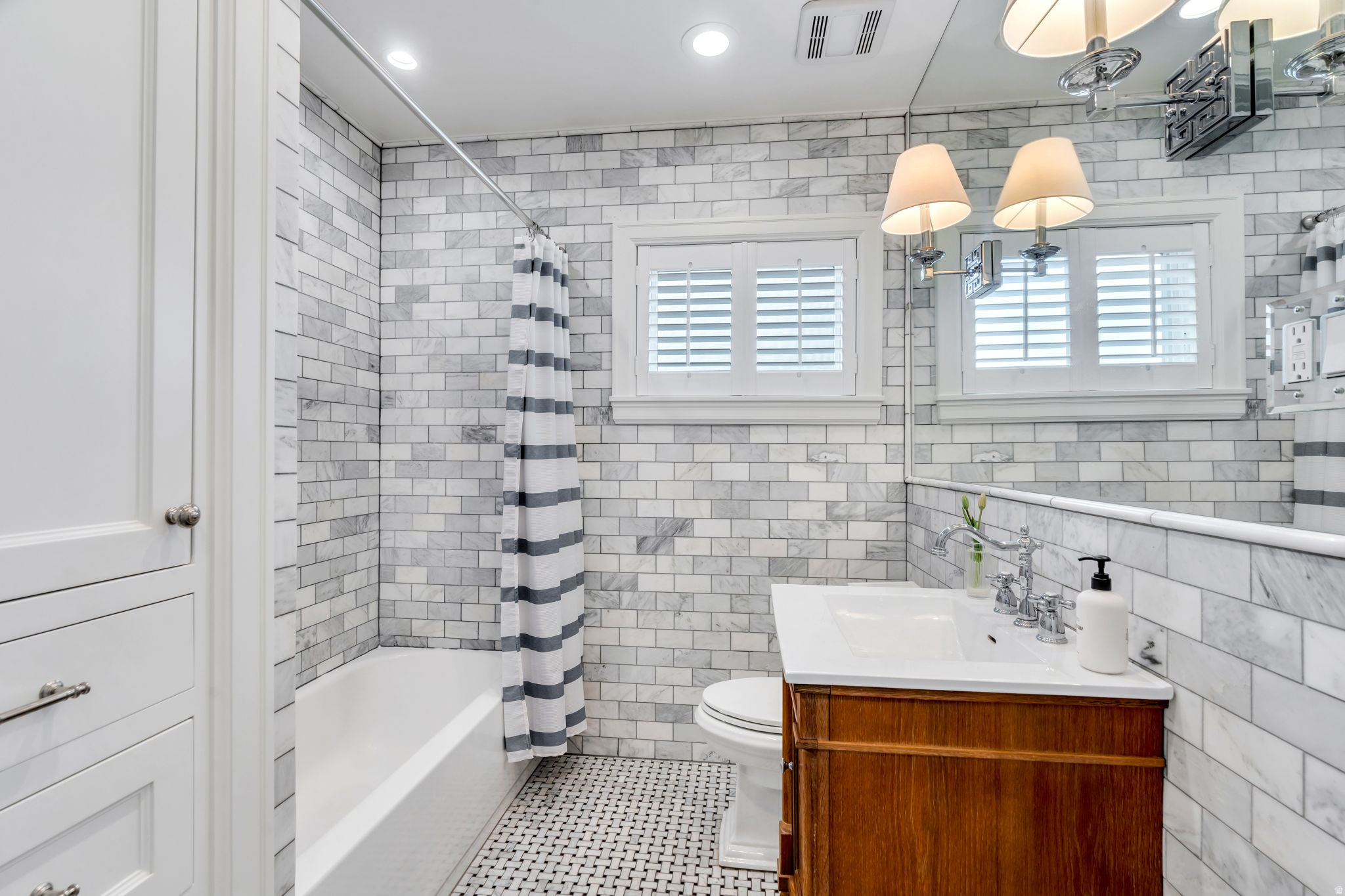 OAK HILLS - Residential