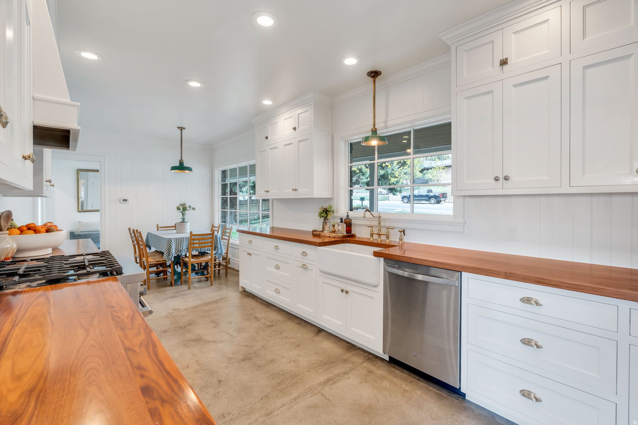 OAK HILLS - Residential
