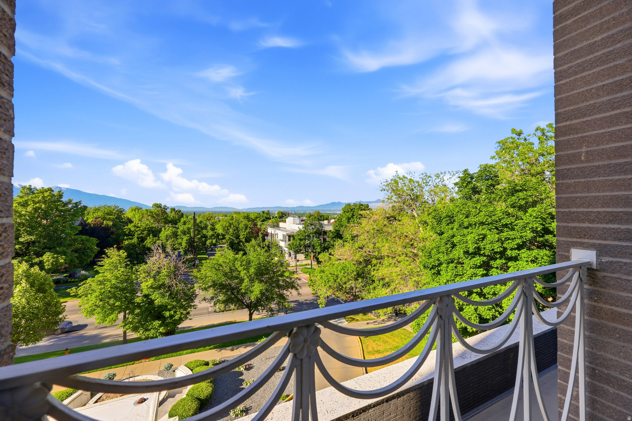 BONNEVILLE TOWER - Residential