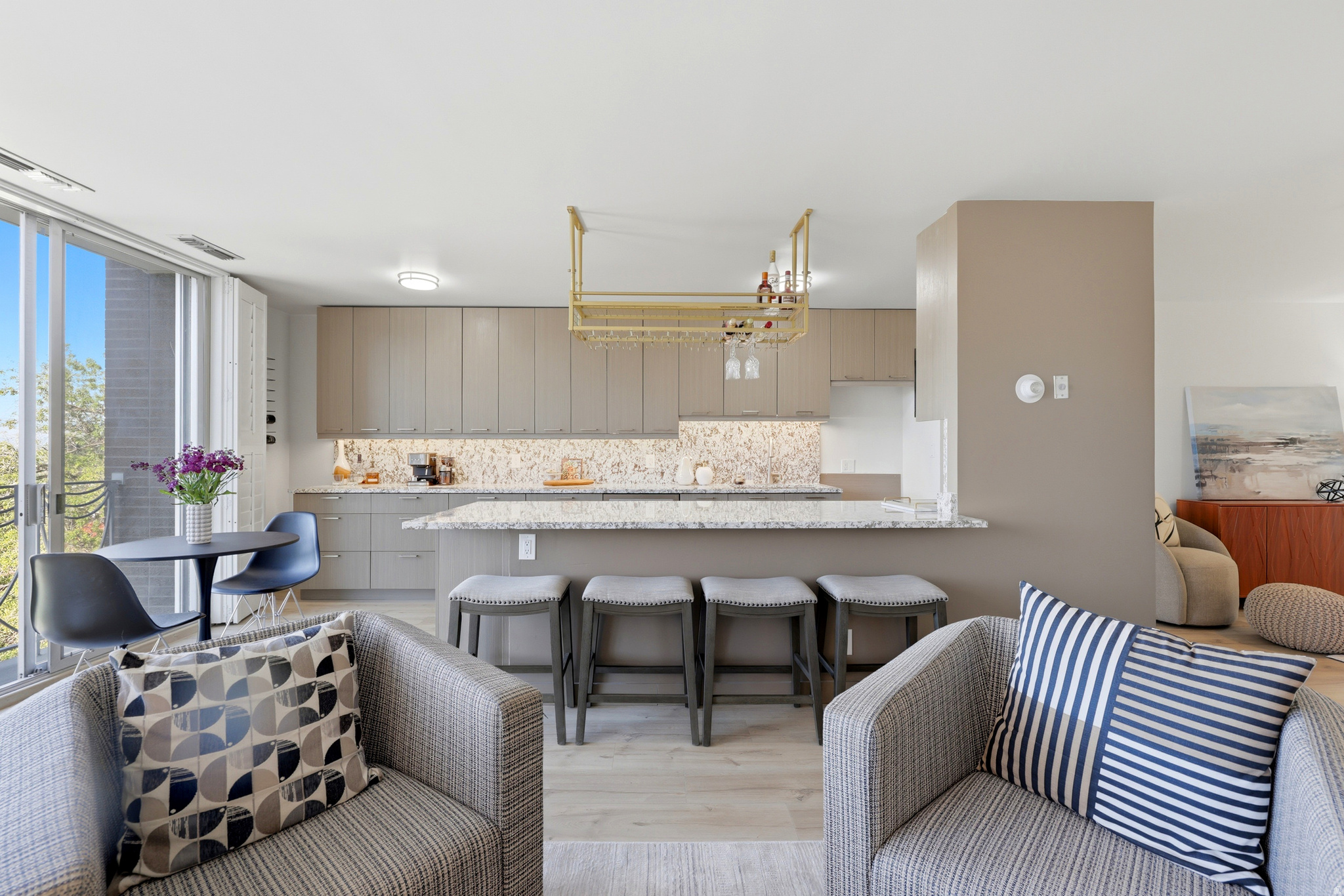 BONNEVILLE TOWER - Residential
