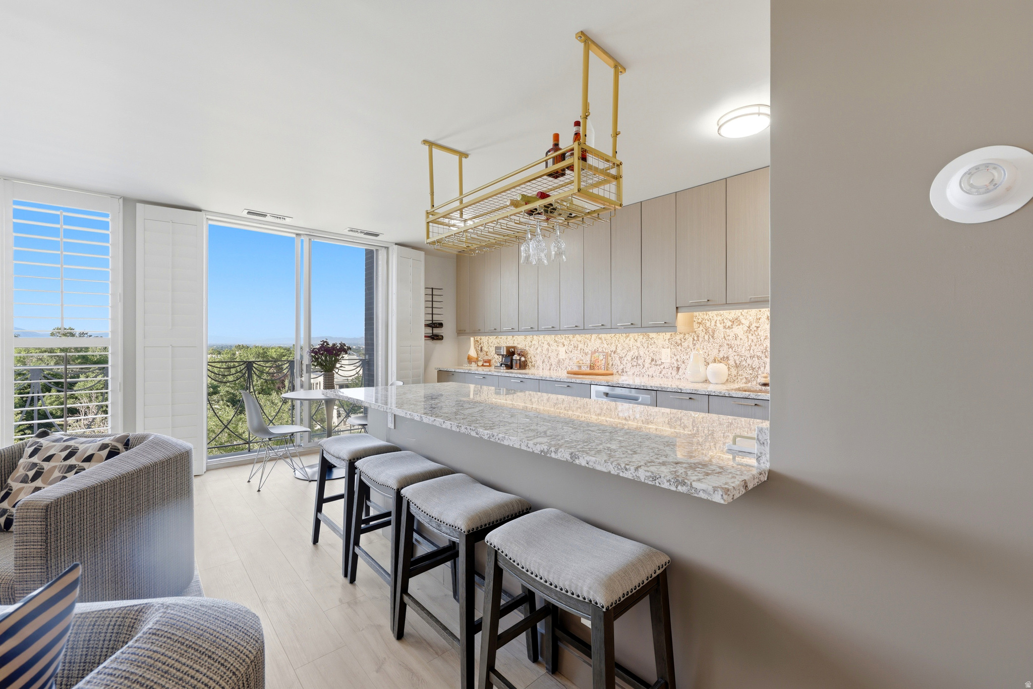 BONNEVILLE TOWER - Residential