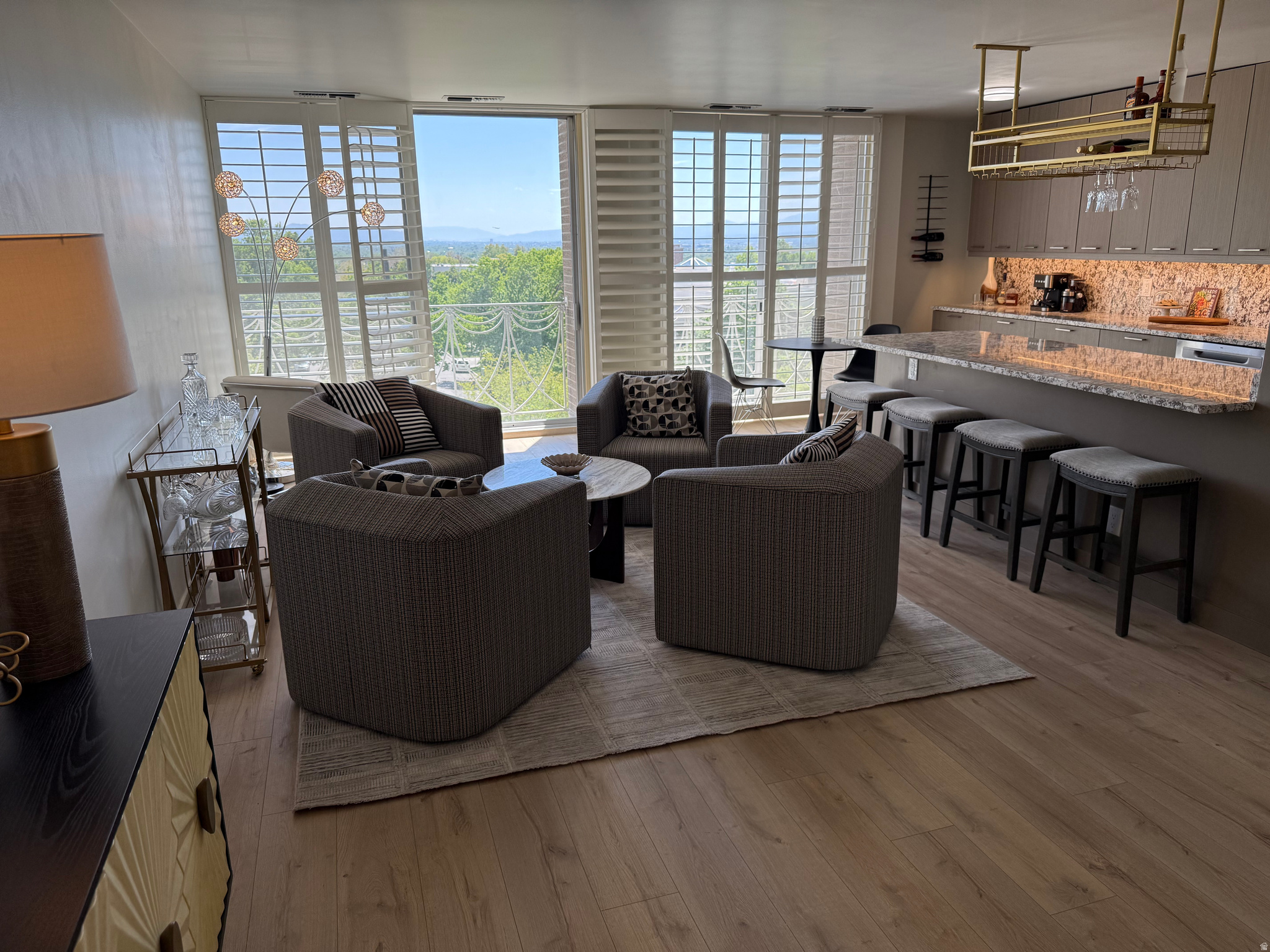 BONNEVILLE TOWER - Residential