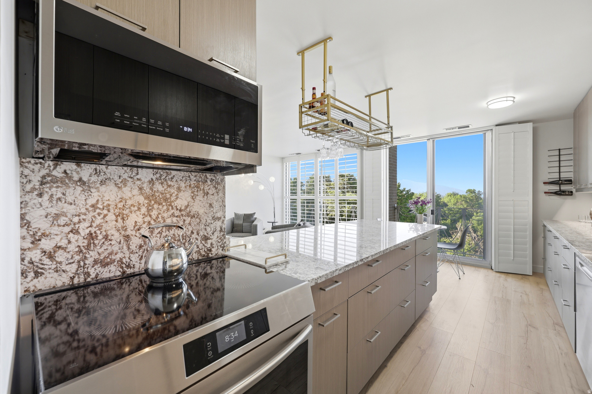 BONNEVILLE TOWER - Residential
