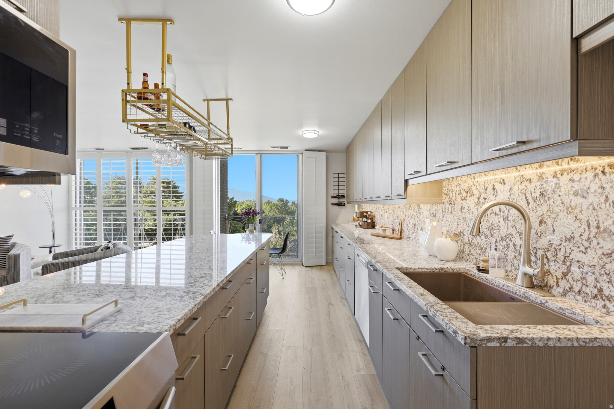 BONNEVILLE TOWER - Residential