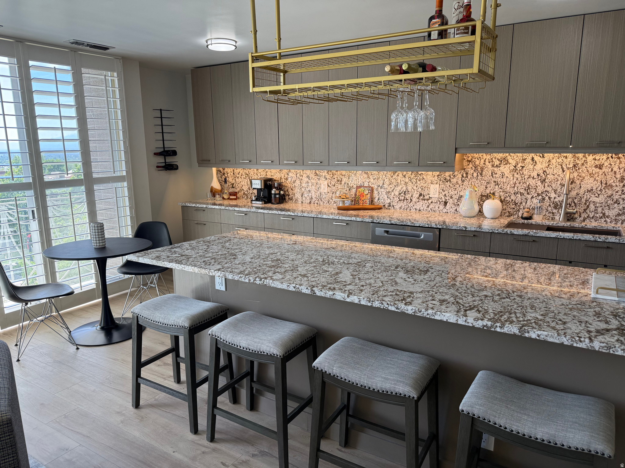 BONNEVILLE TOWER - Residential