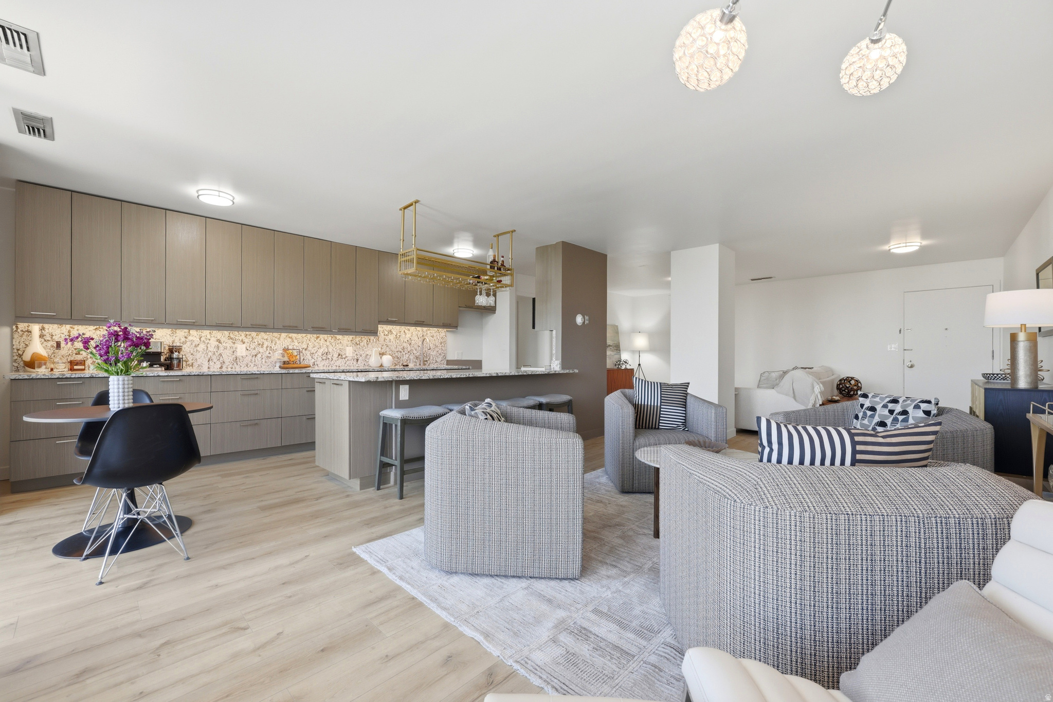 BONNEVILLE TOWER - Residential
