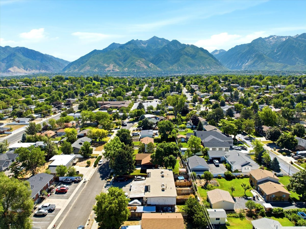 SUBURBAN VIE - Residential
