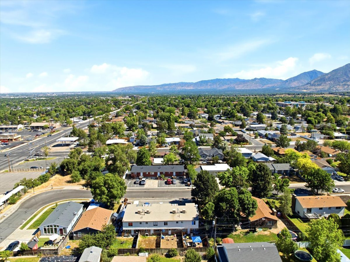 SUBURBAN VIE - Residential