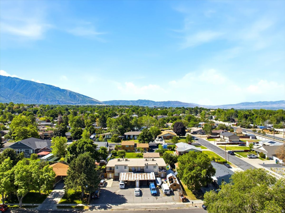 SUBURBAN VIE - Residential