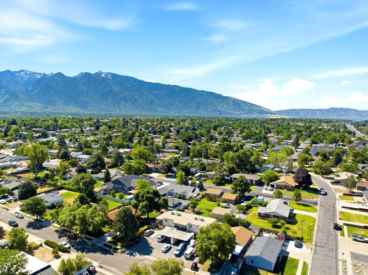 SUBURBAN VIE - Residential