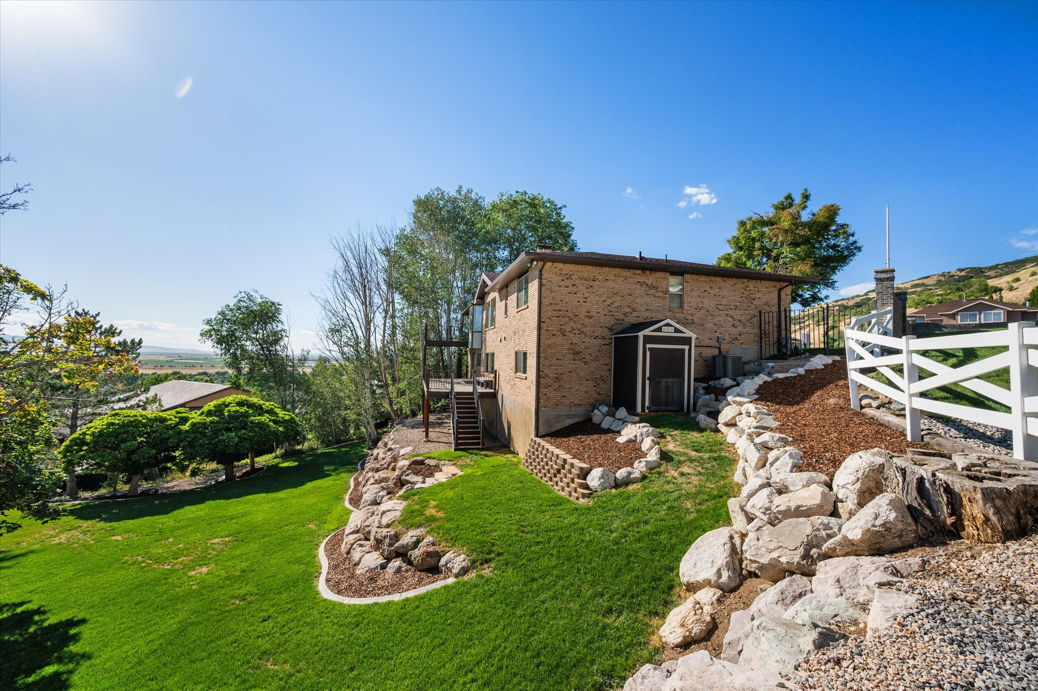 ROLLING HILLS - Residential