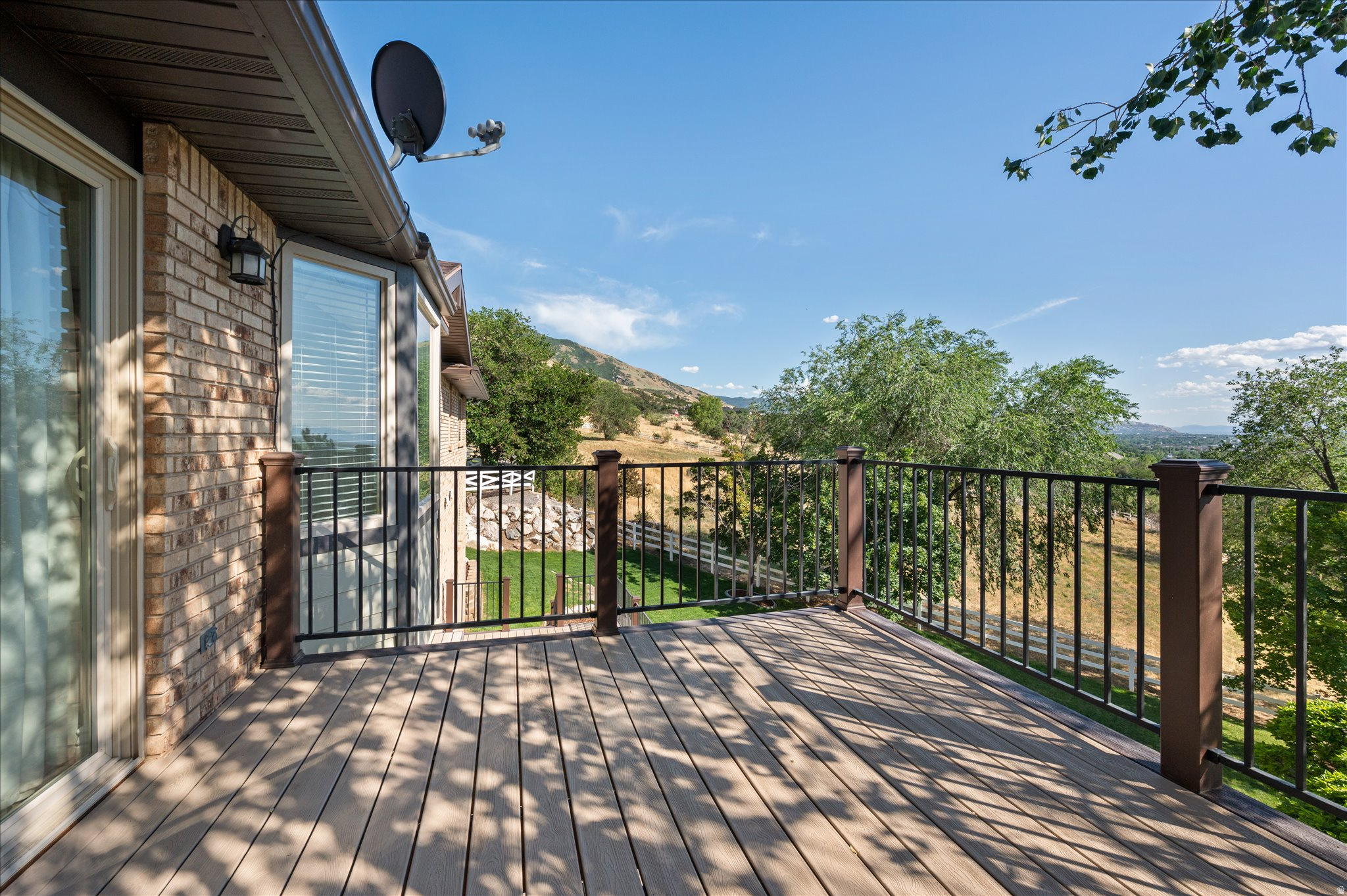 ROLLING HILLS - Residential