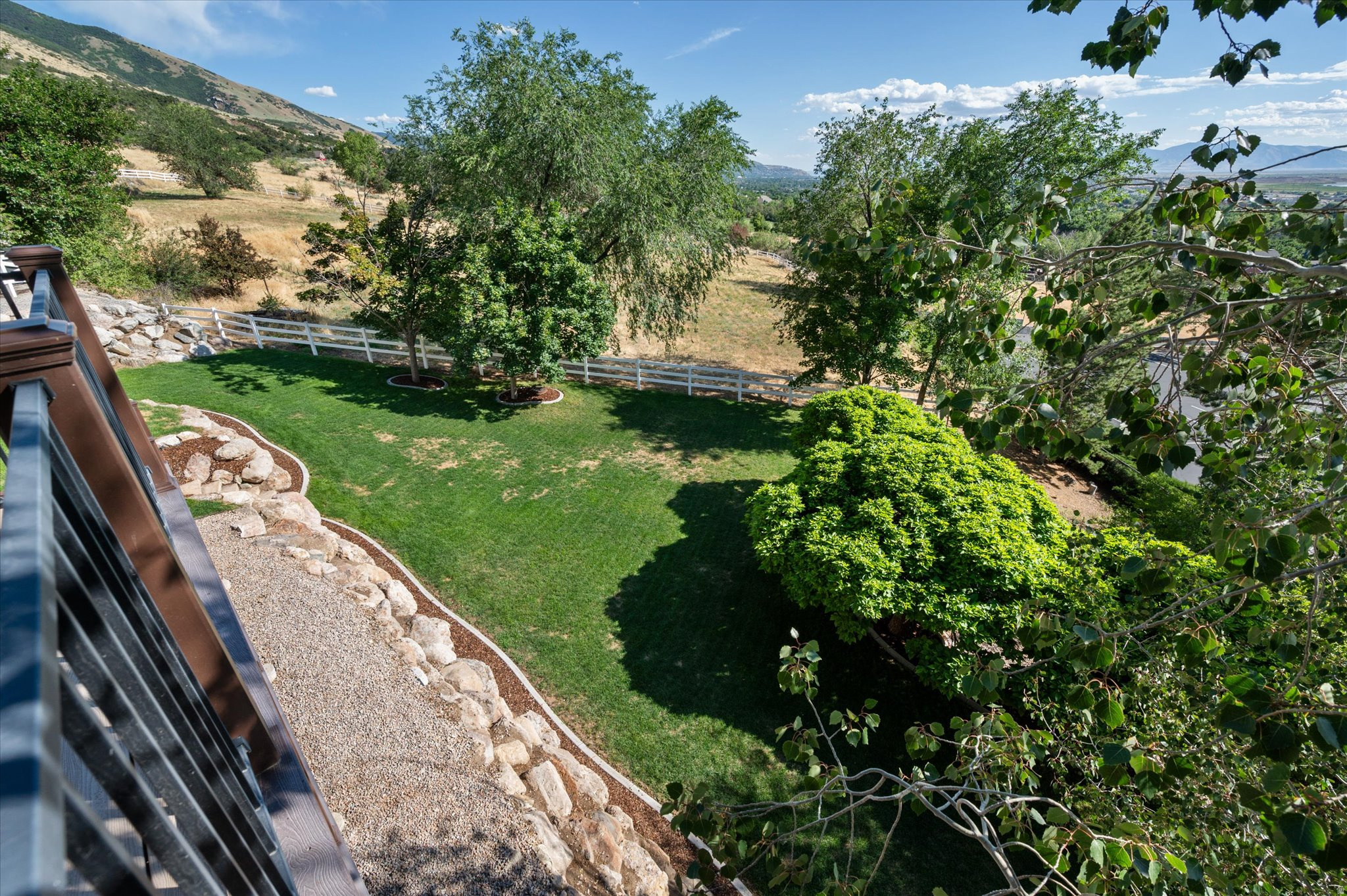ROLLING HILLS - Residential