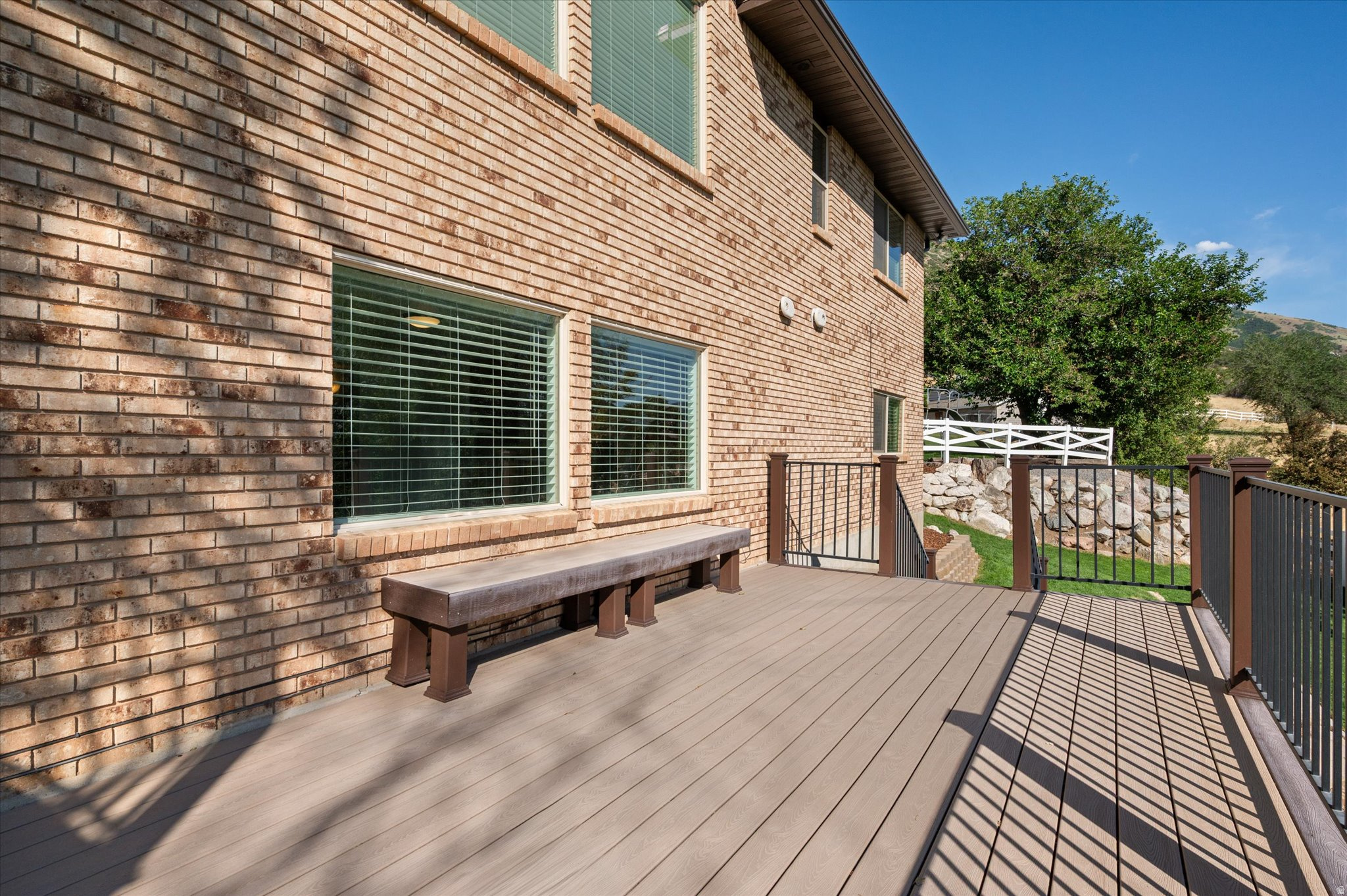 ROLLING HILLS - Residential