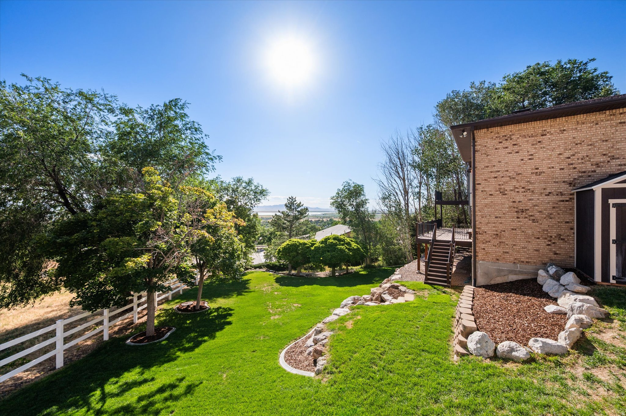 ROLLING HILLS - Residential