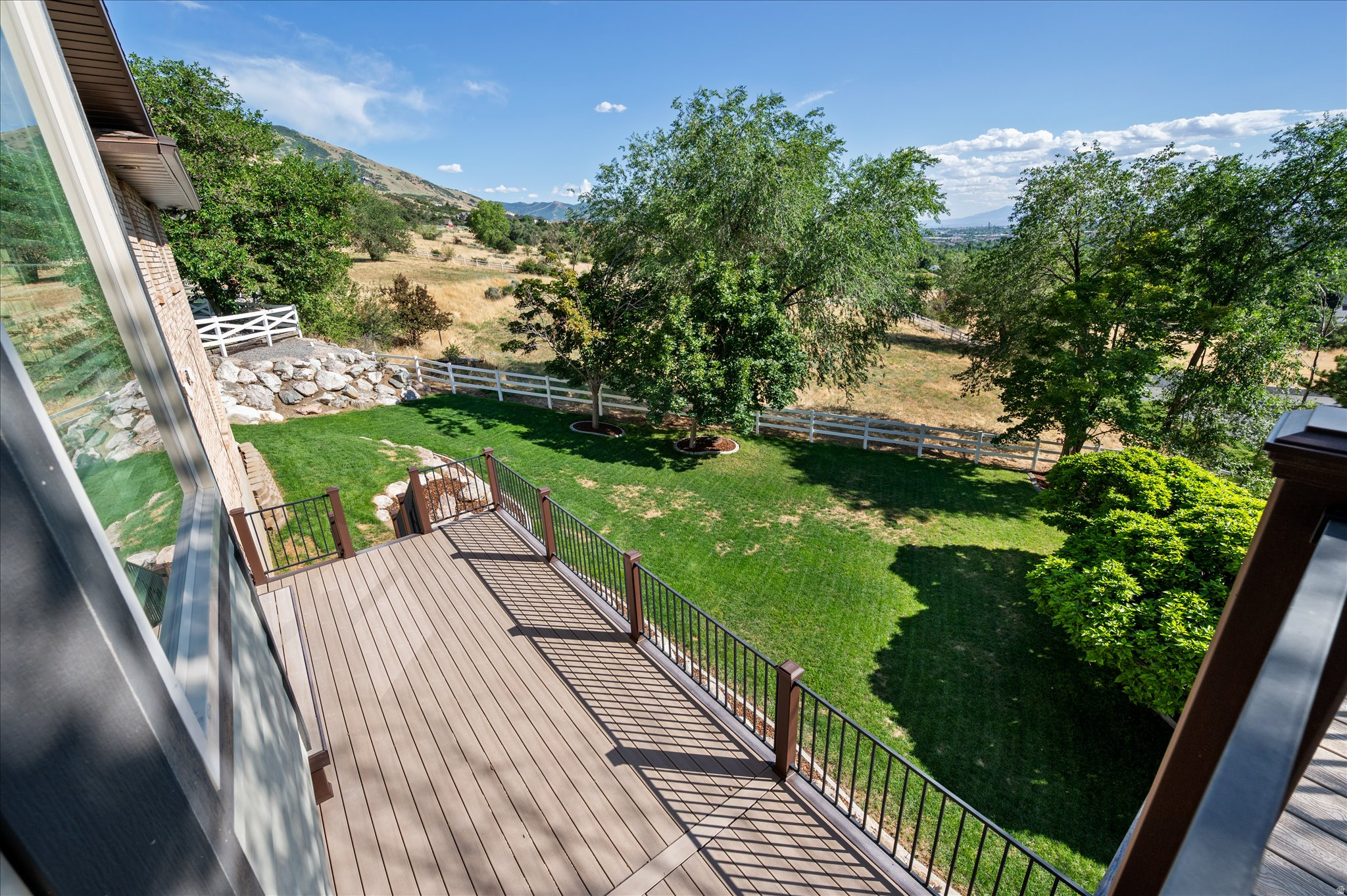 ROLLING HILLS - Residential