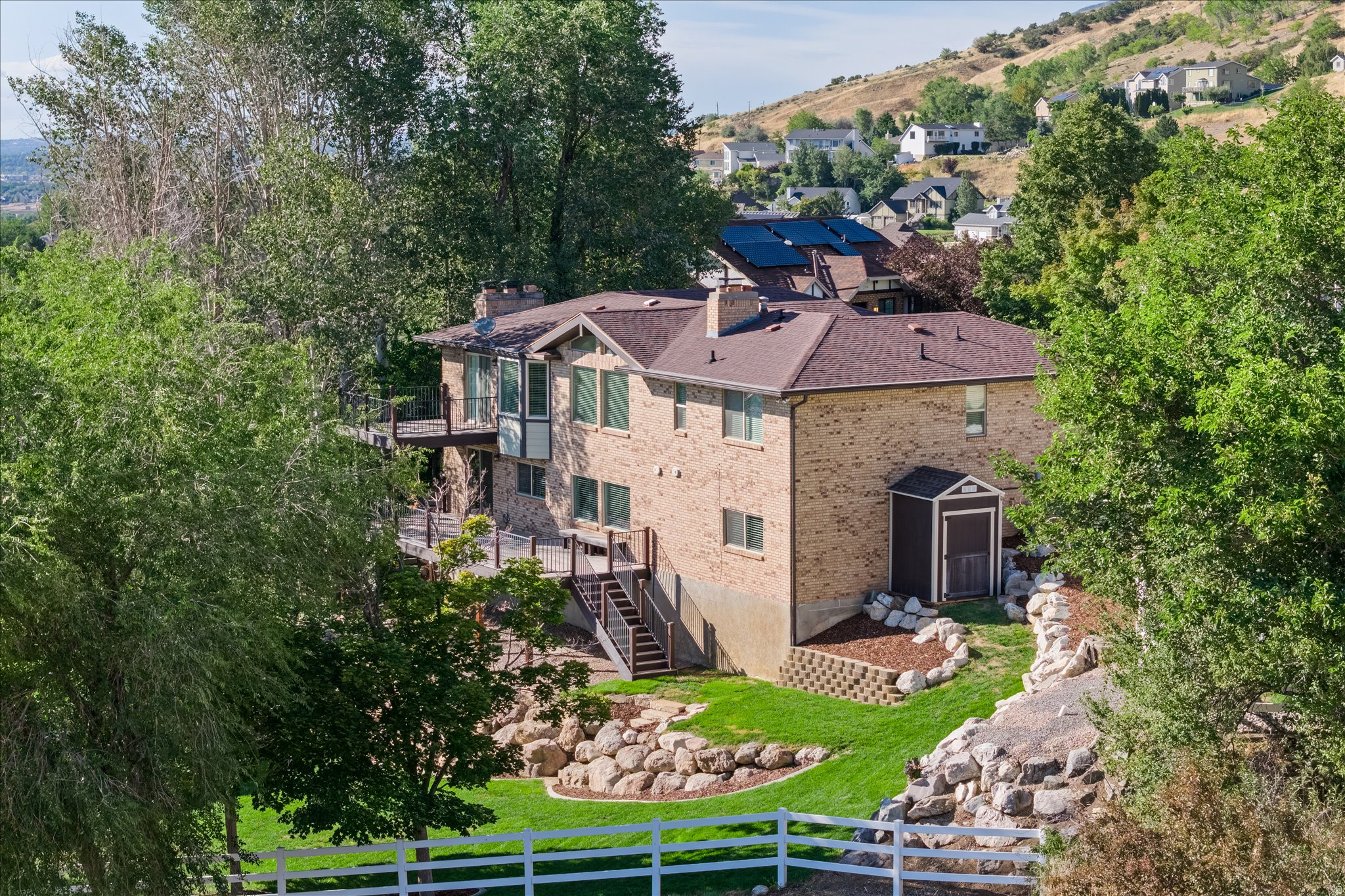 ROLLING HILLS - Residential