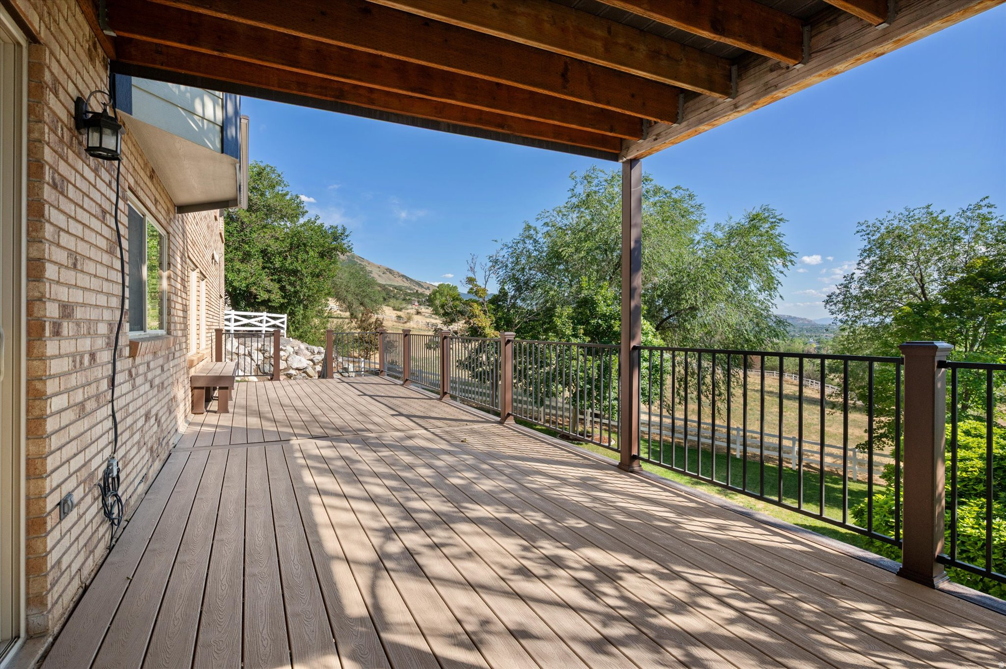 ROLLING HILLS - Residential