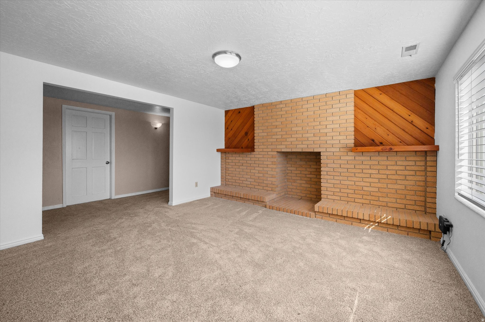 ROLLING HILLS - Residential