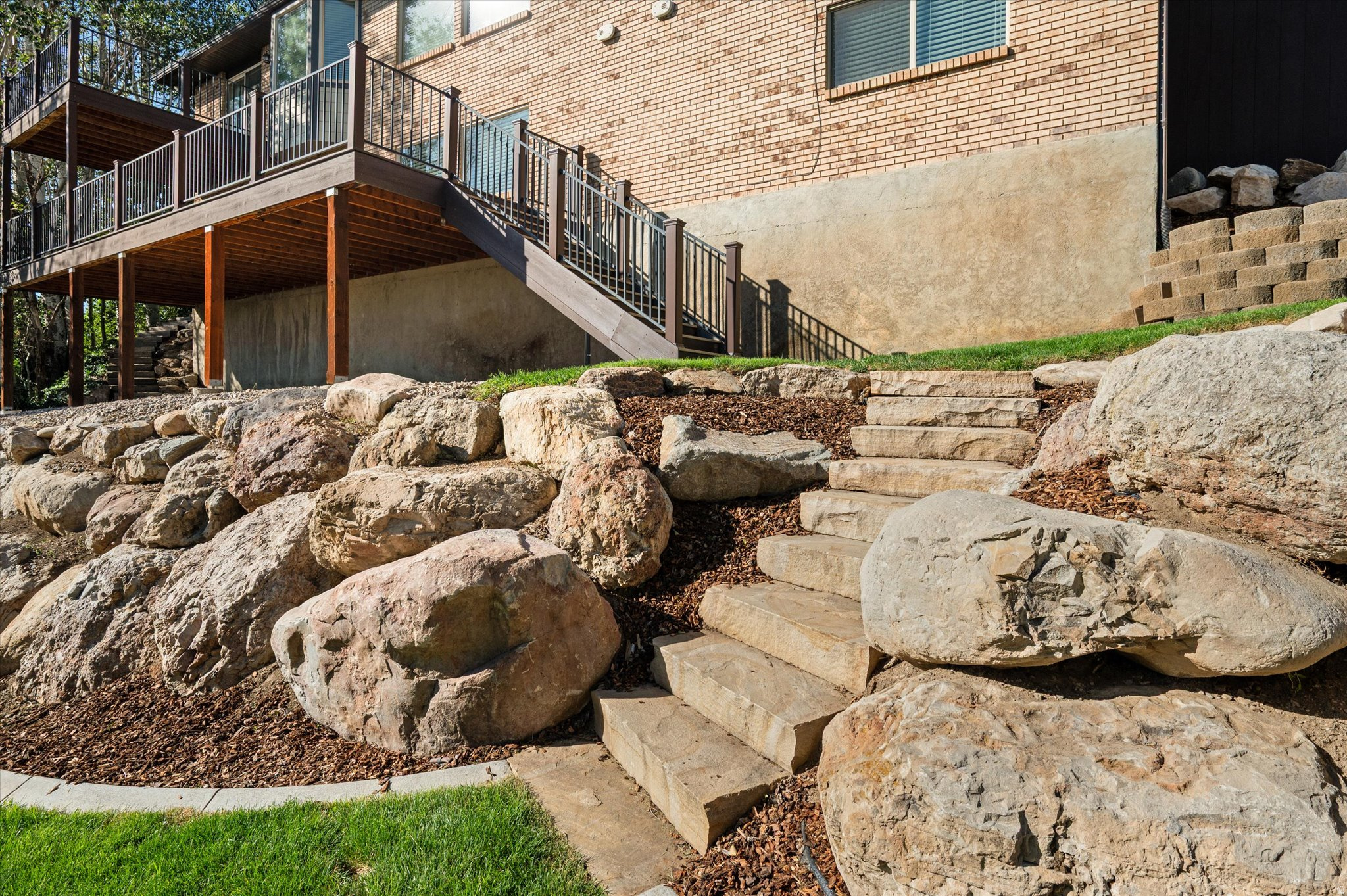 ROLLING HILLS - Residential