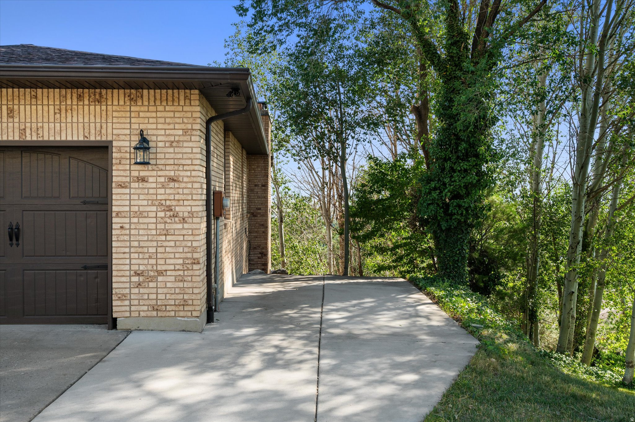 ROLLING HILLS - Residential