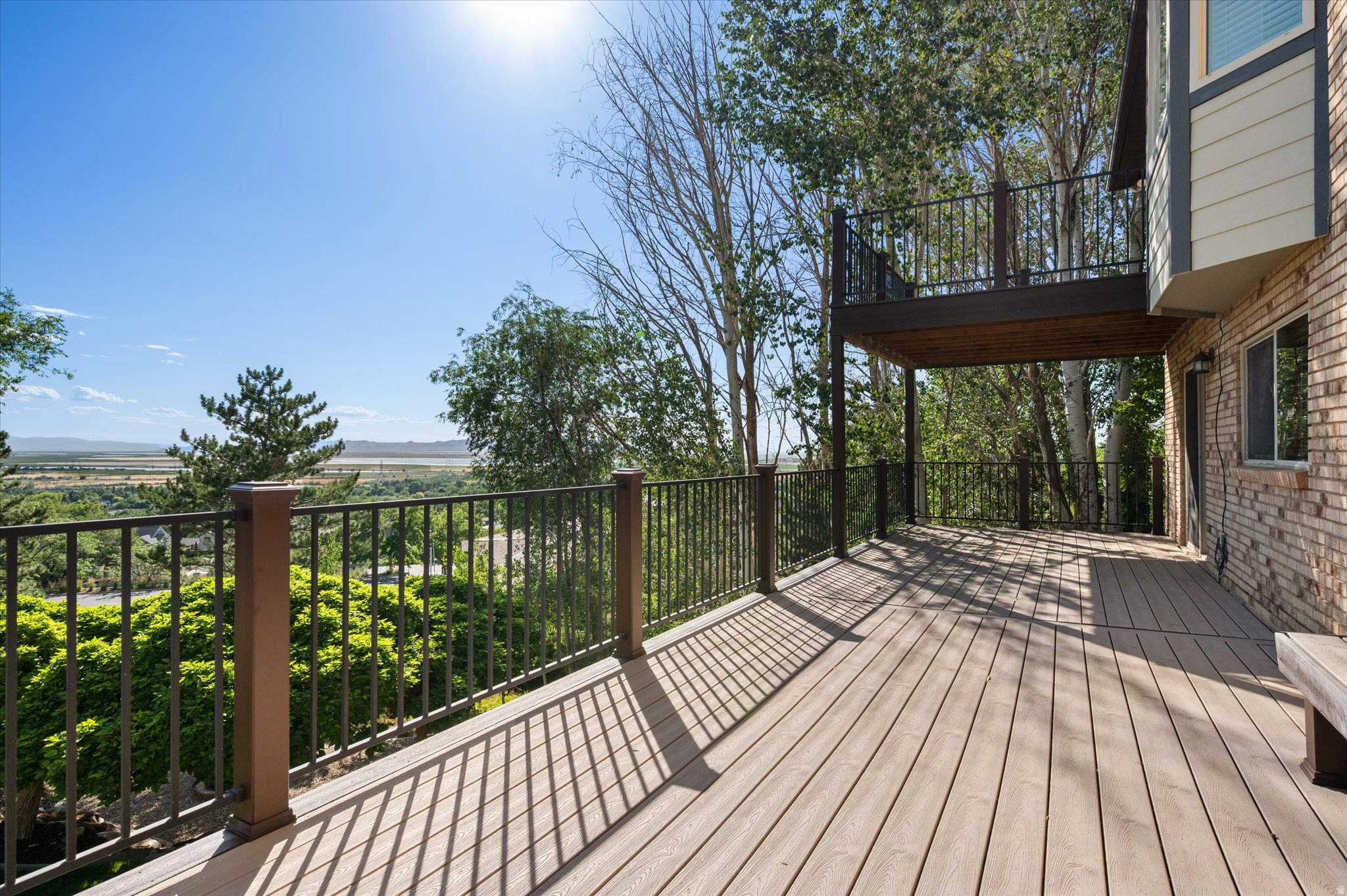 ROLLING HILLS - Residential