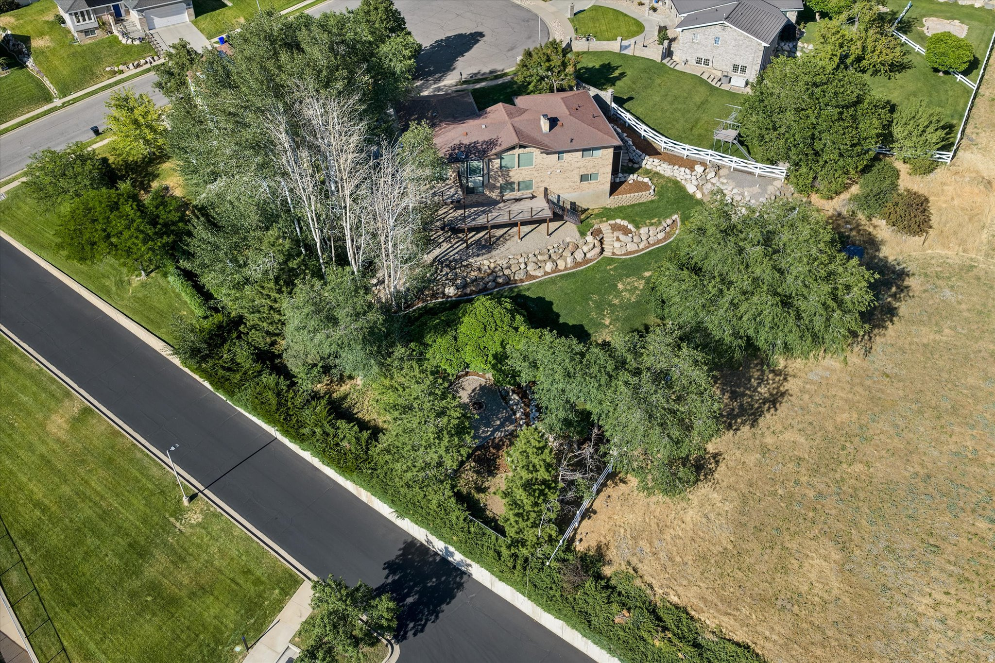 ROLLING HILLS - Residential